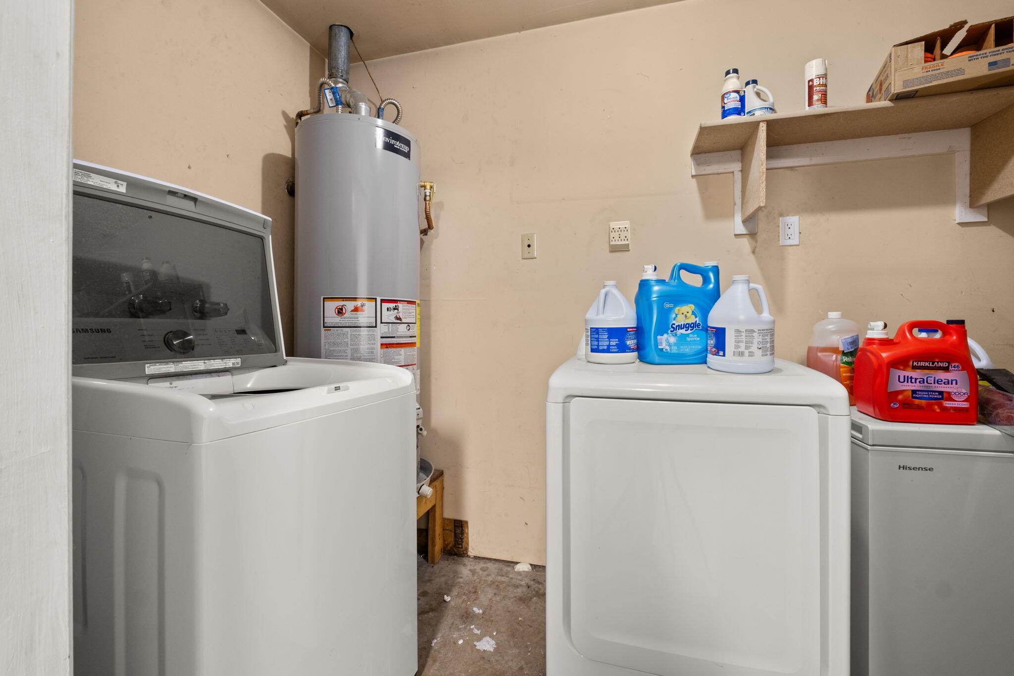 712 Shirley Street NE