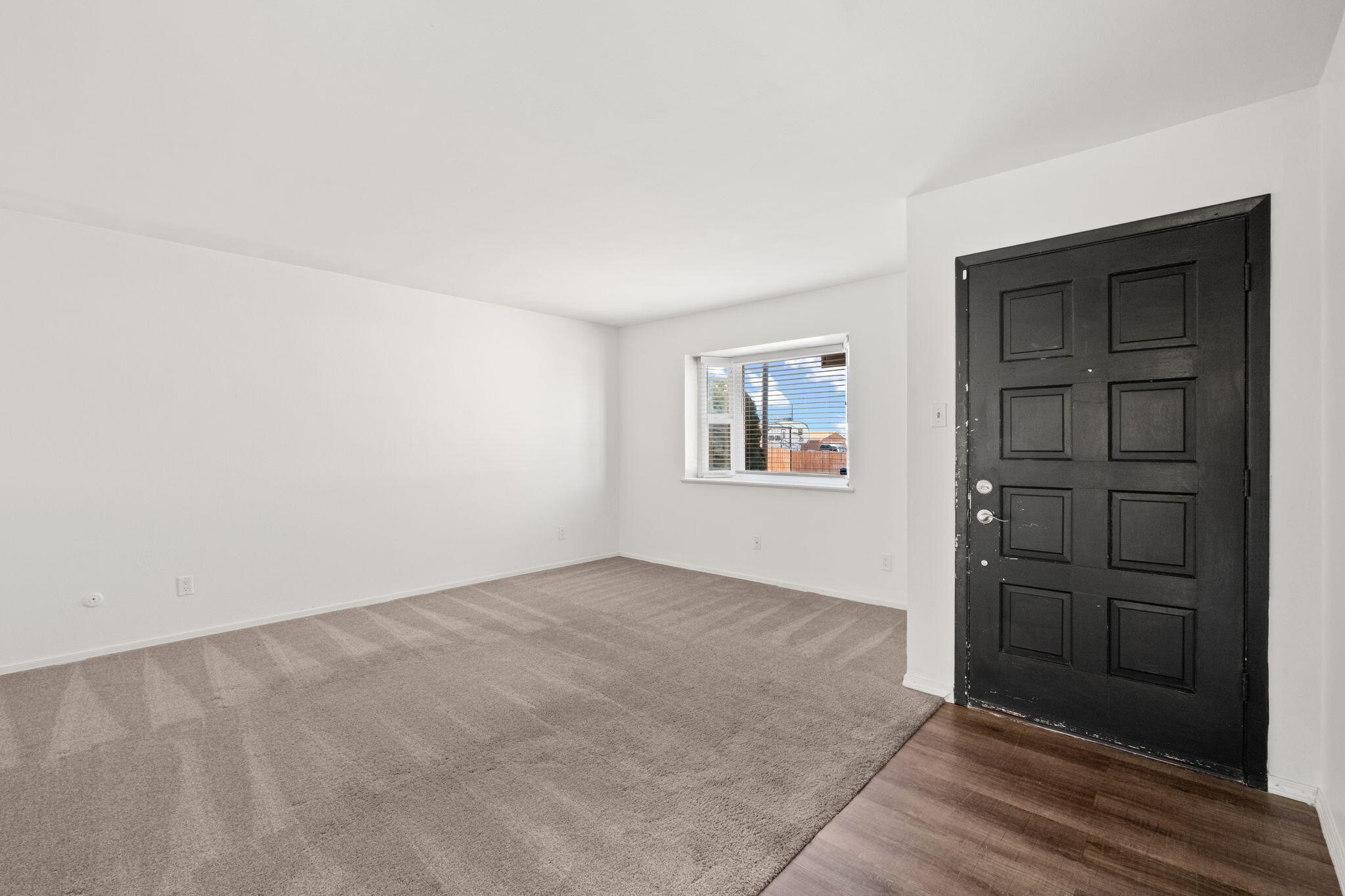 712 Shirley Street NE