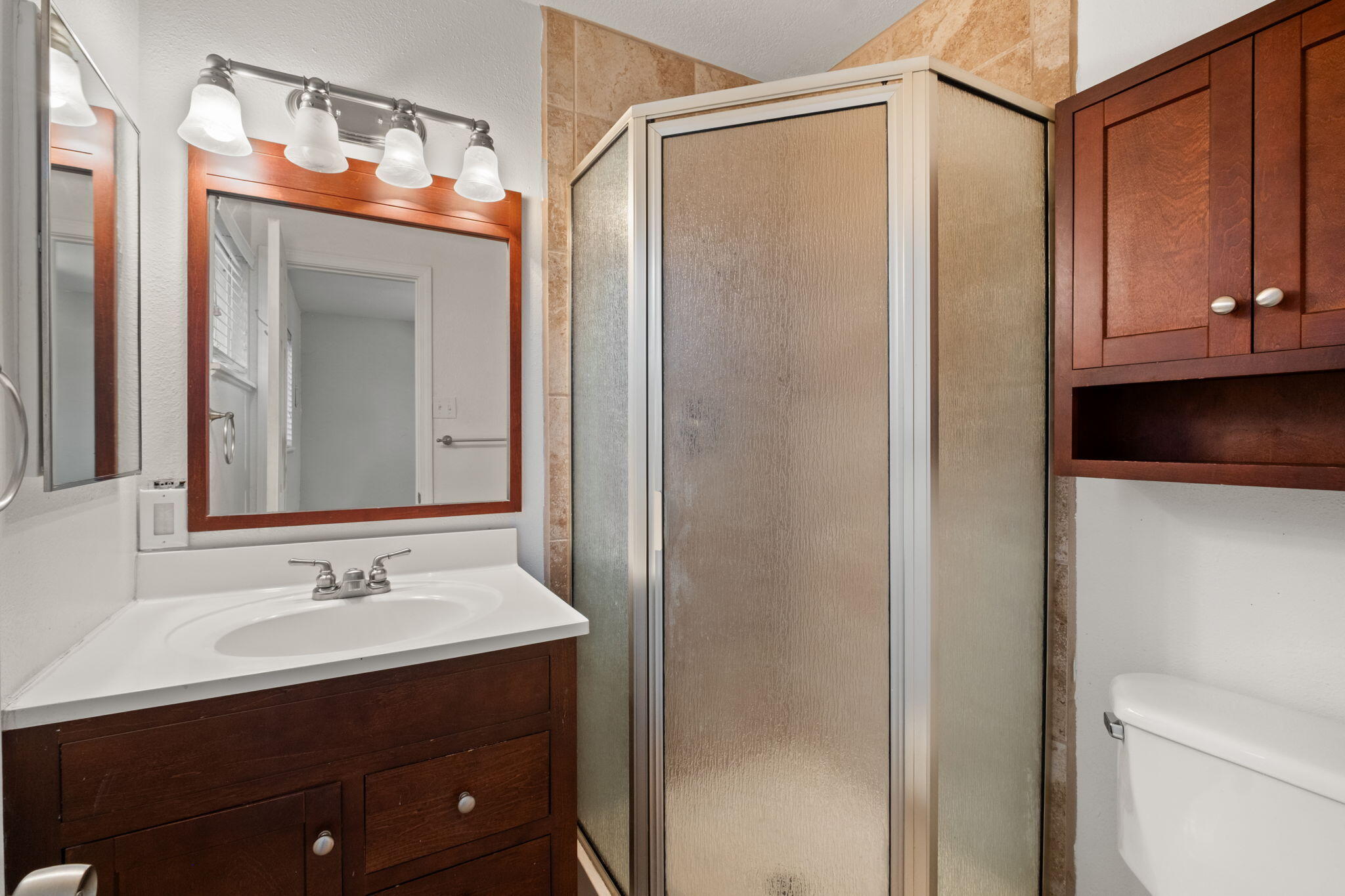 712 Shirley Street NE