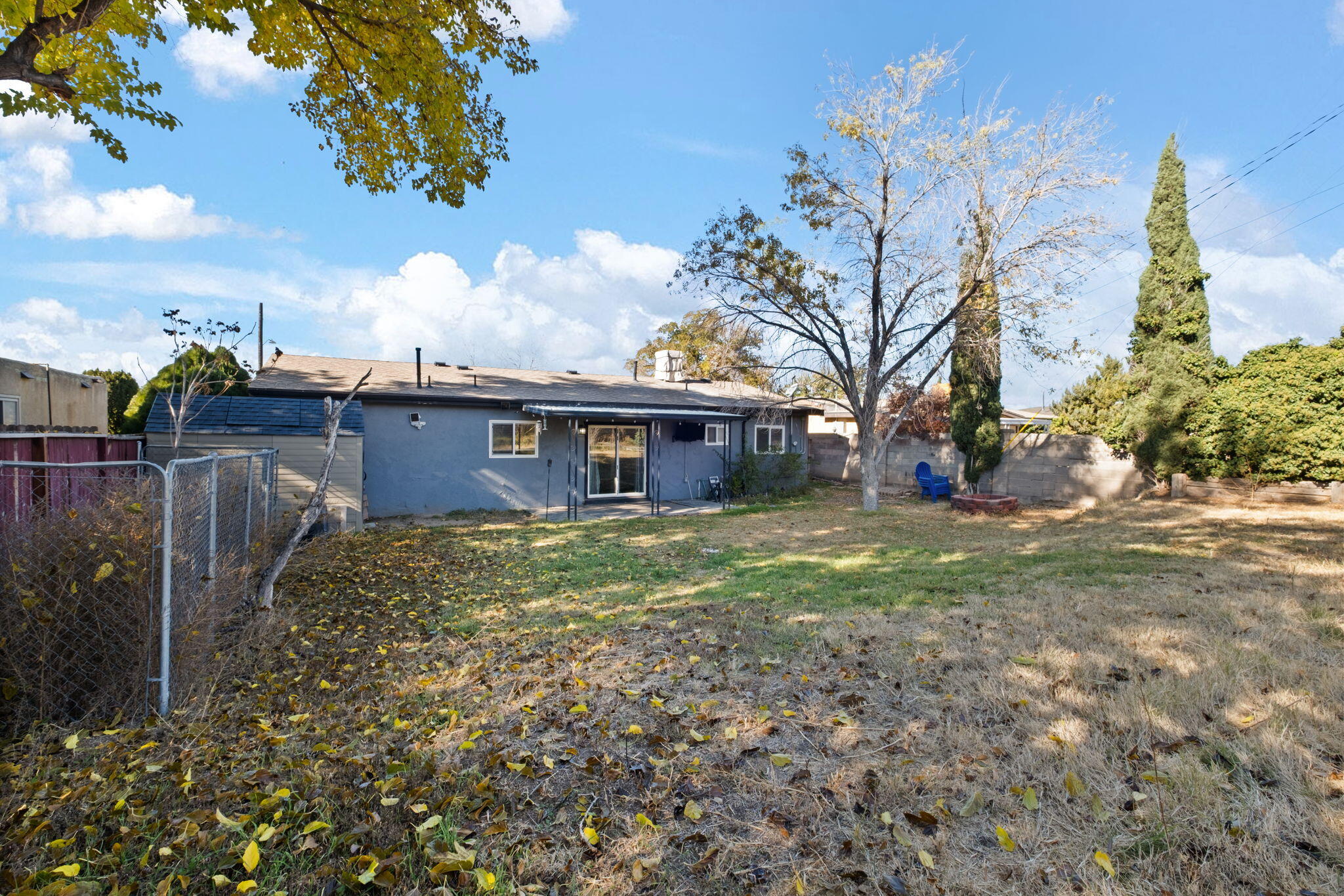 712 Shirley Street NE