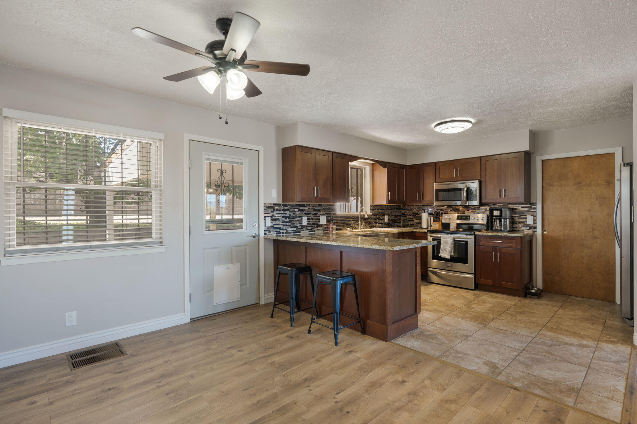 595 Socorro Drive SW