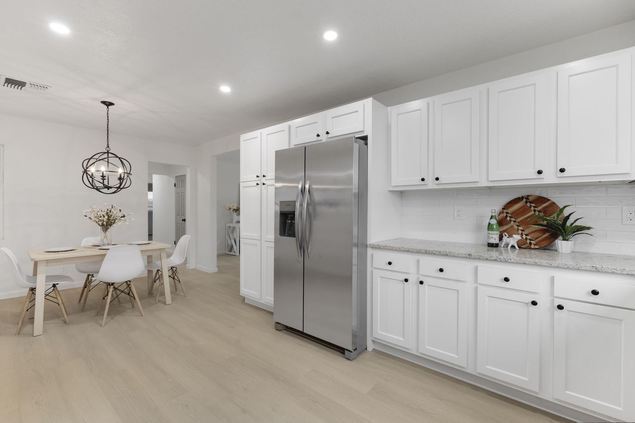 7715 Haines Avenue NE