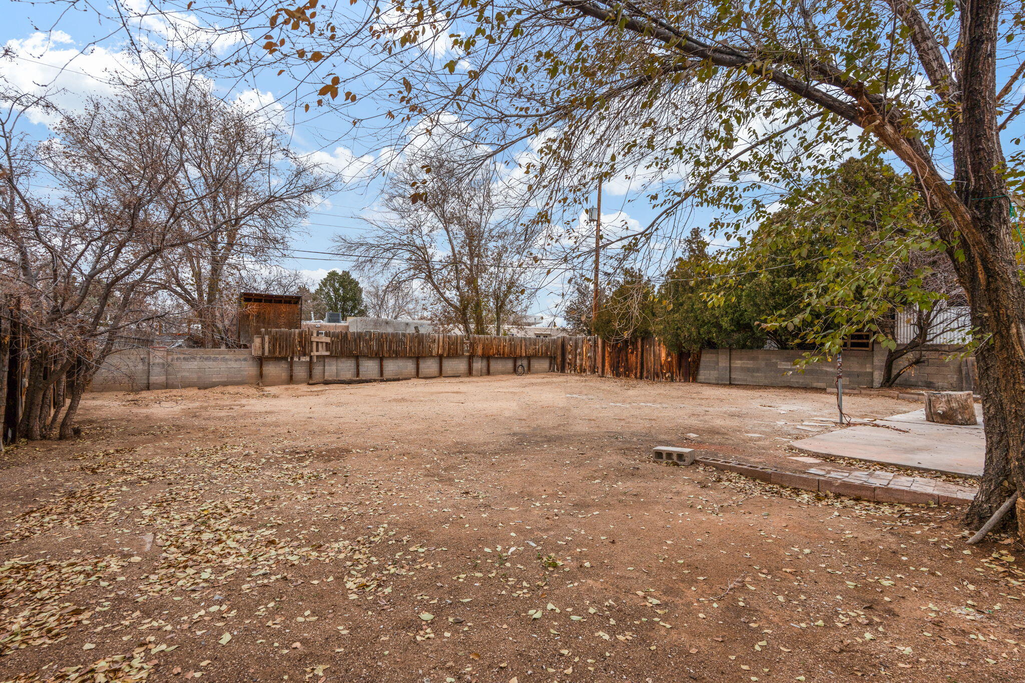 7715 Haines Avenue NE