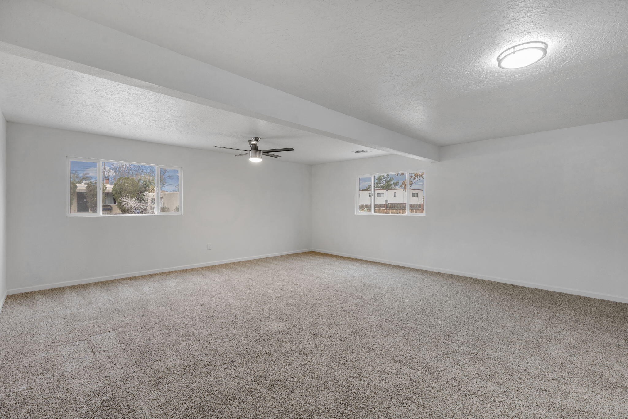 7715 Haines Avenue NE