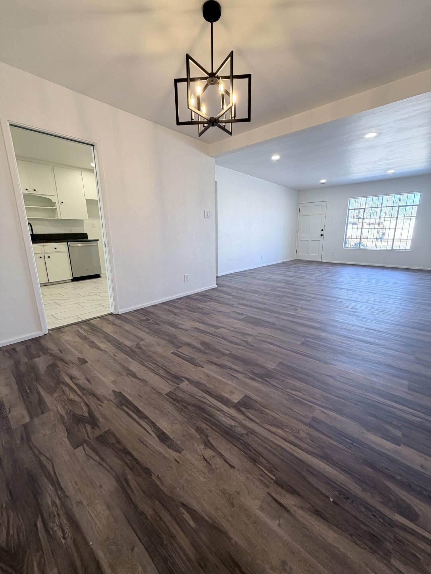 8906 Lexington Avenue NE