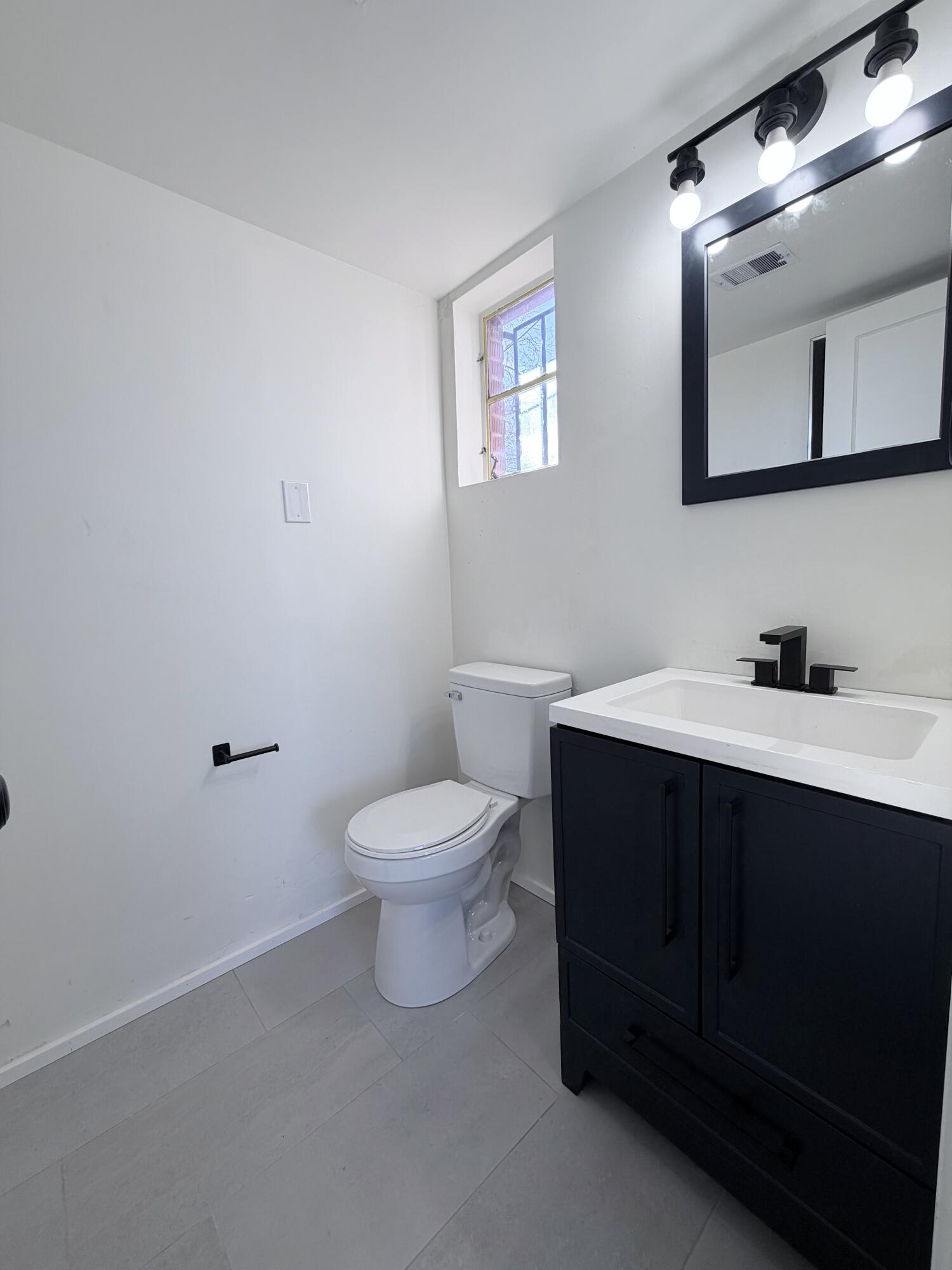 8906 Lexington Avenue NE