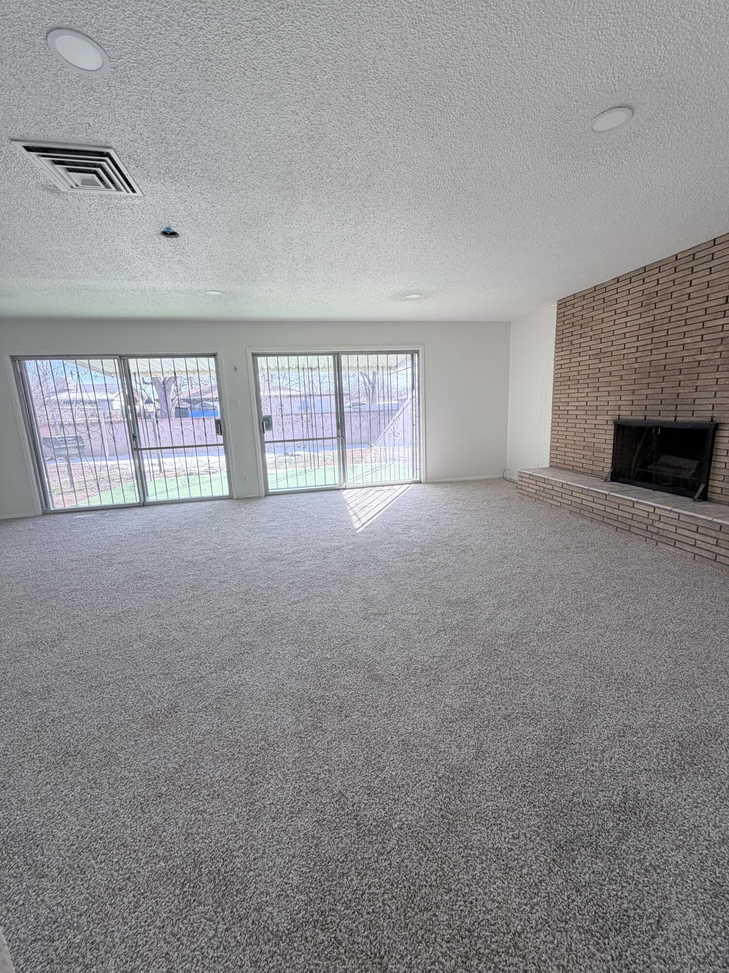 8906 Lexington Avenue NE