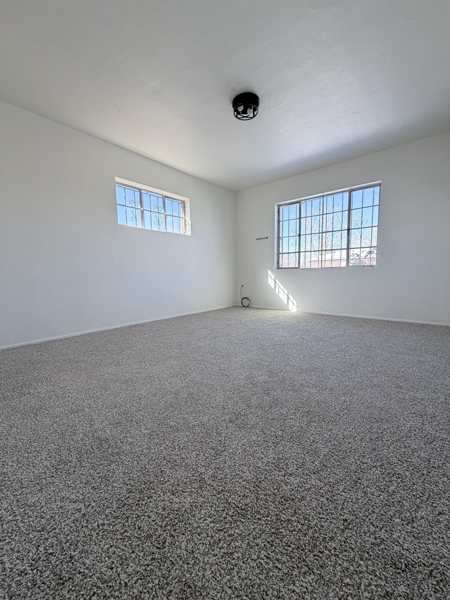 8906 Lexington Avenue NE