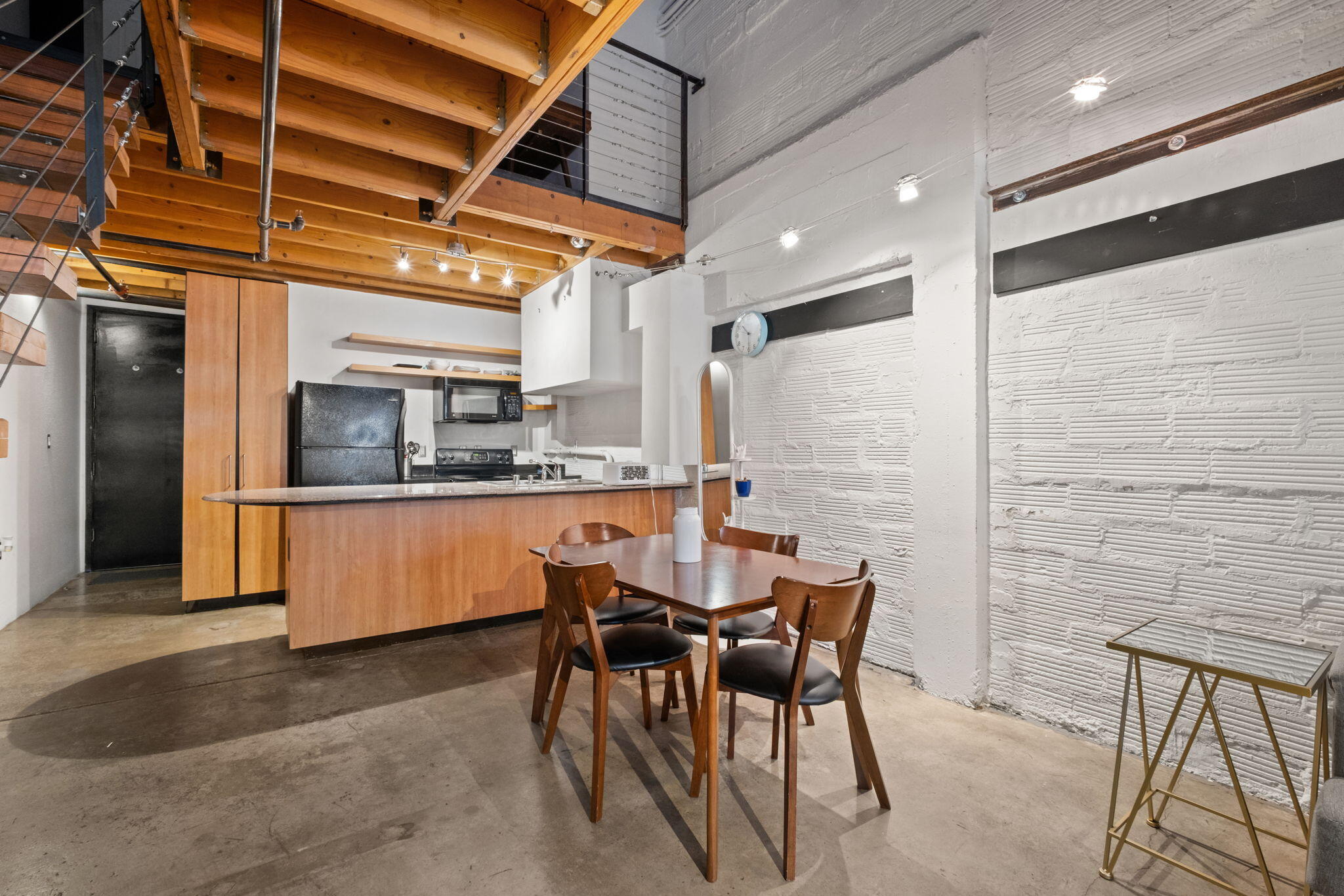 2001 Gold Avenue SE 3