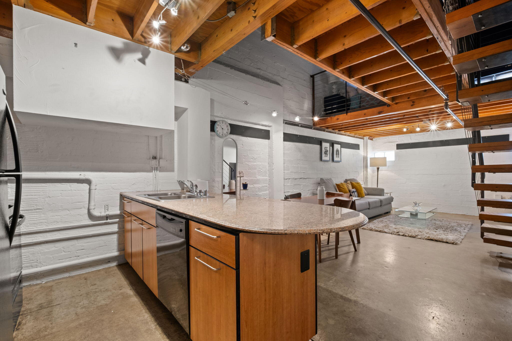 2001 Gold Avenue SE 3