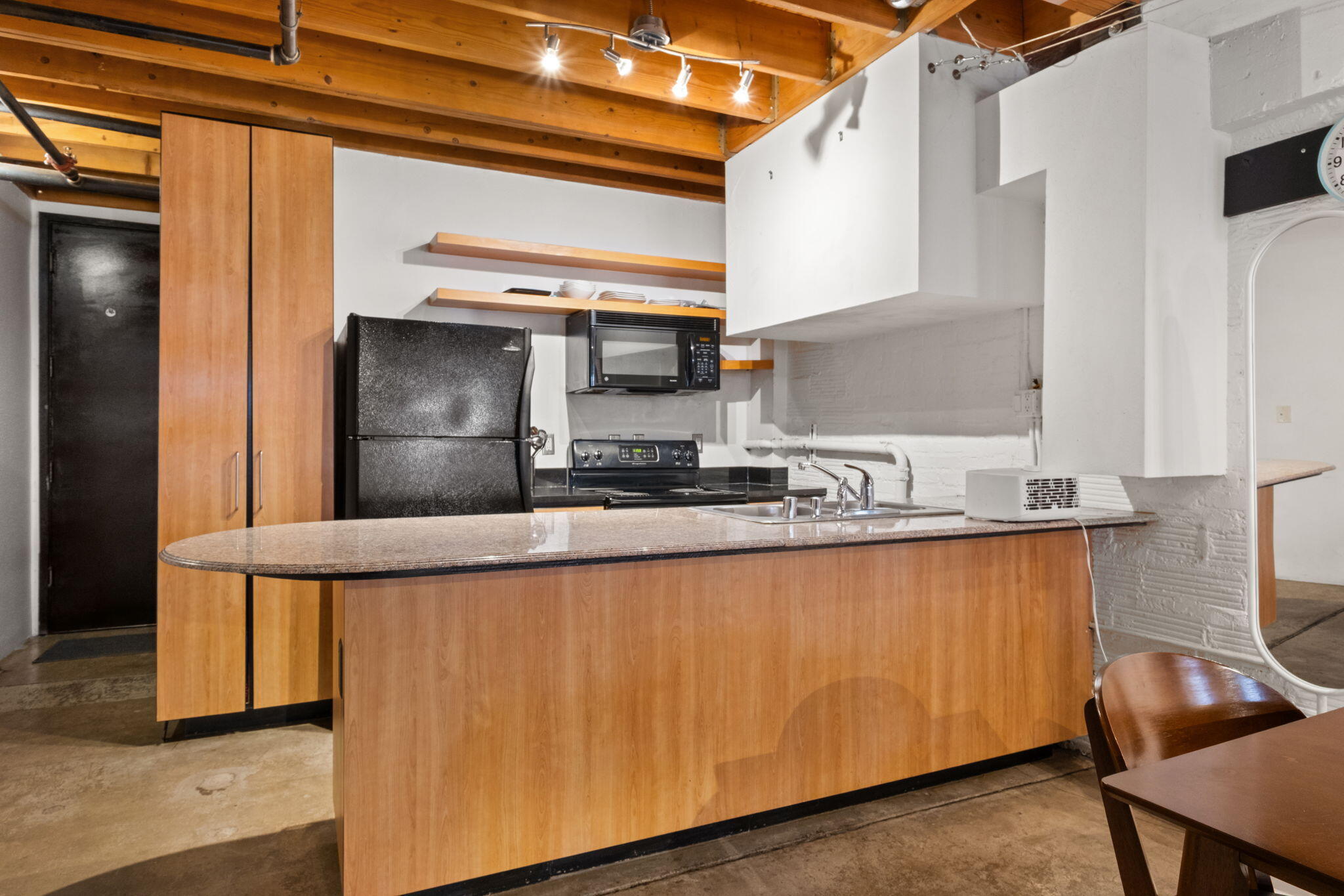 2001 Gold Avenue SE 3