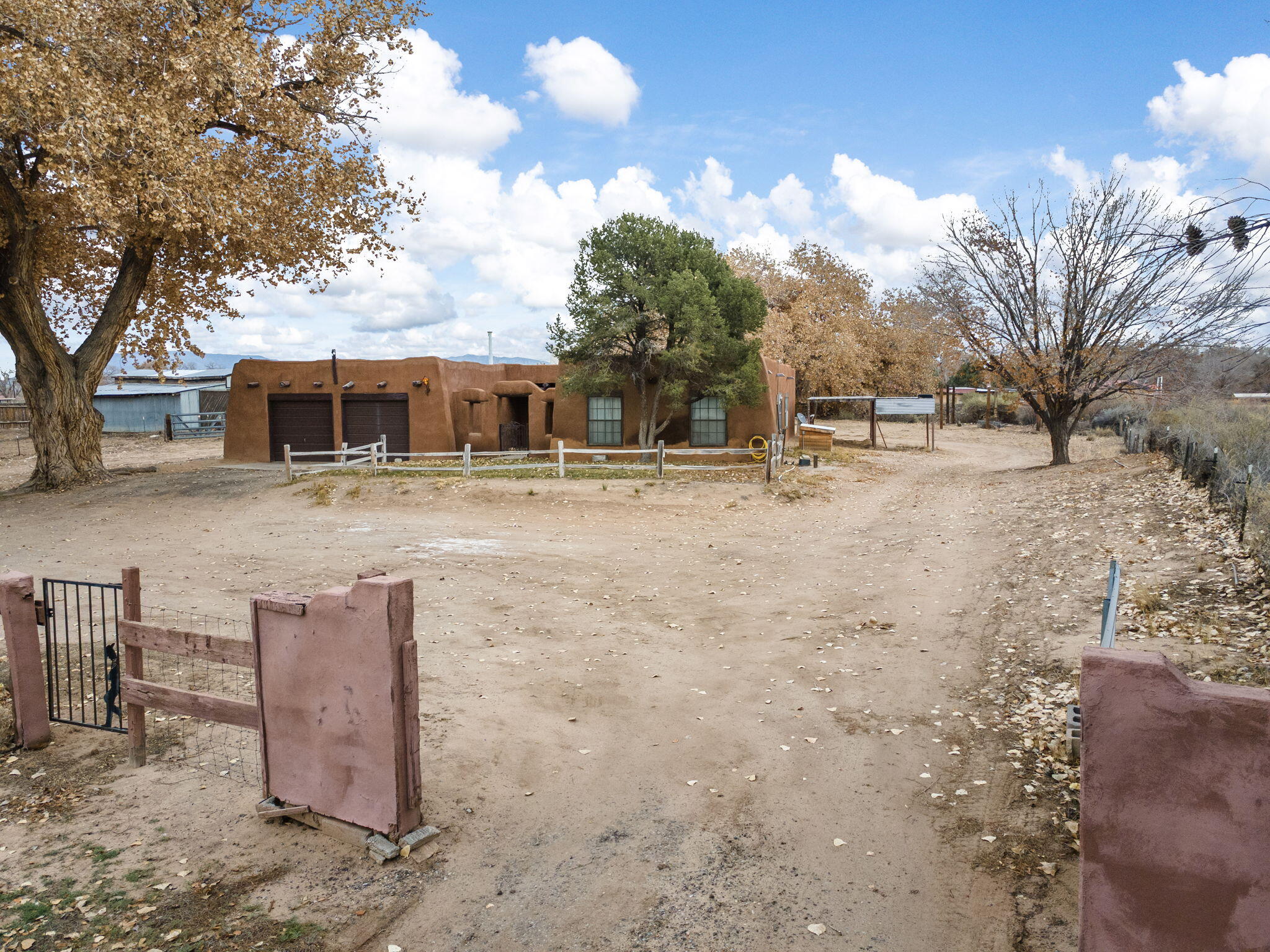 2621 Pajarito Meadows Road SW