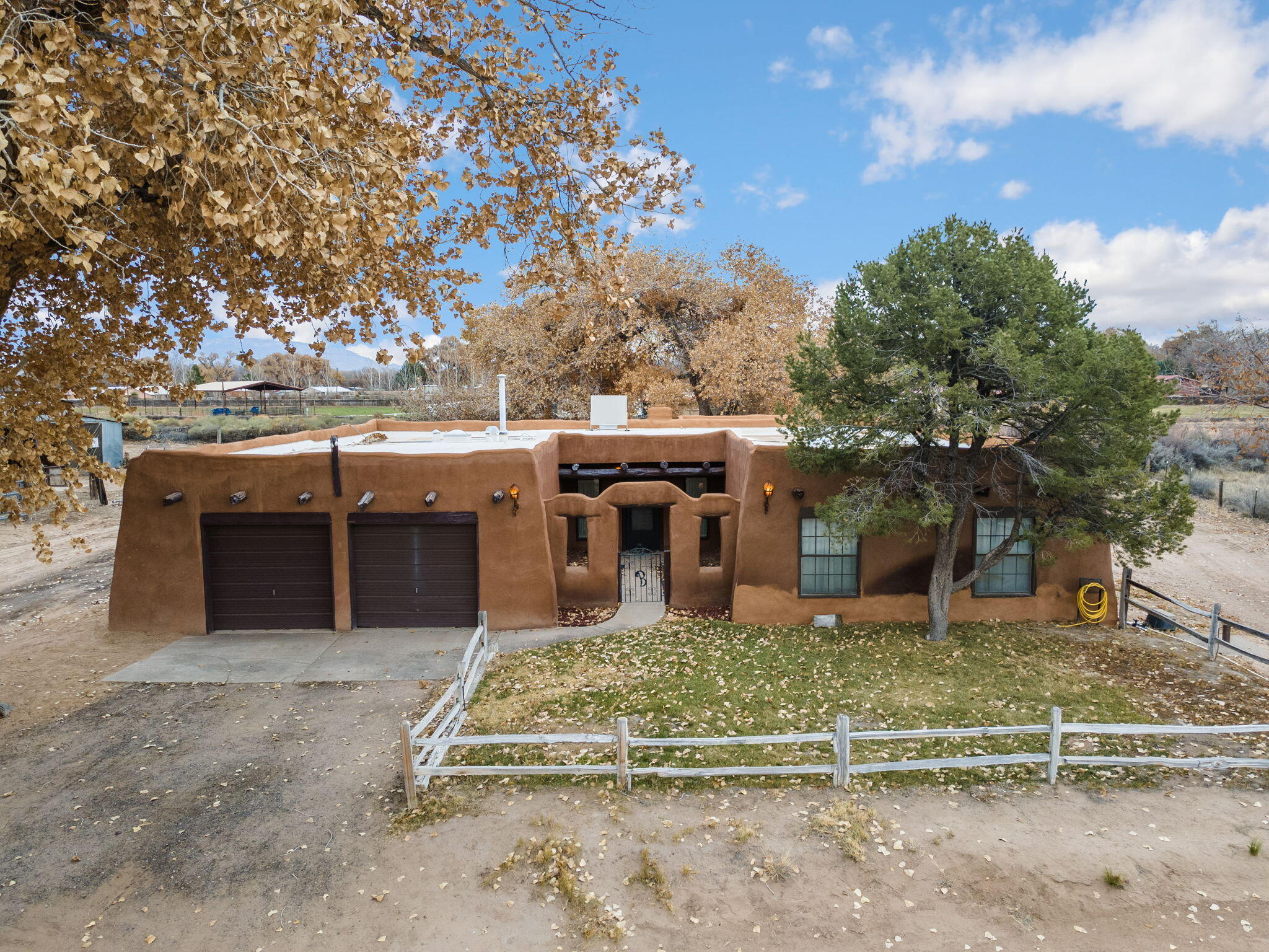 2621 Pajarito Meadows Road SW