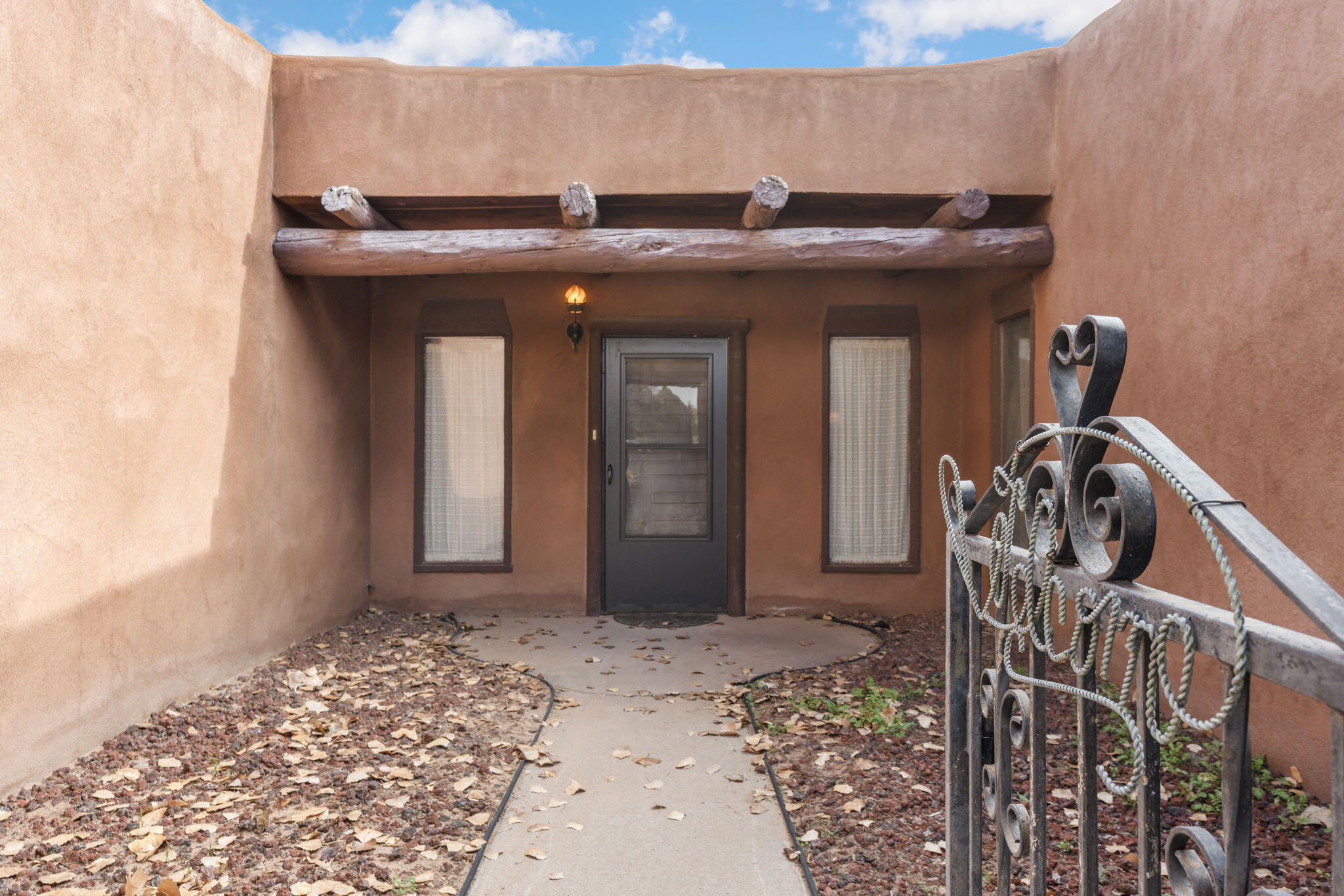 2621 Pajarito Meadows Road SW