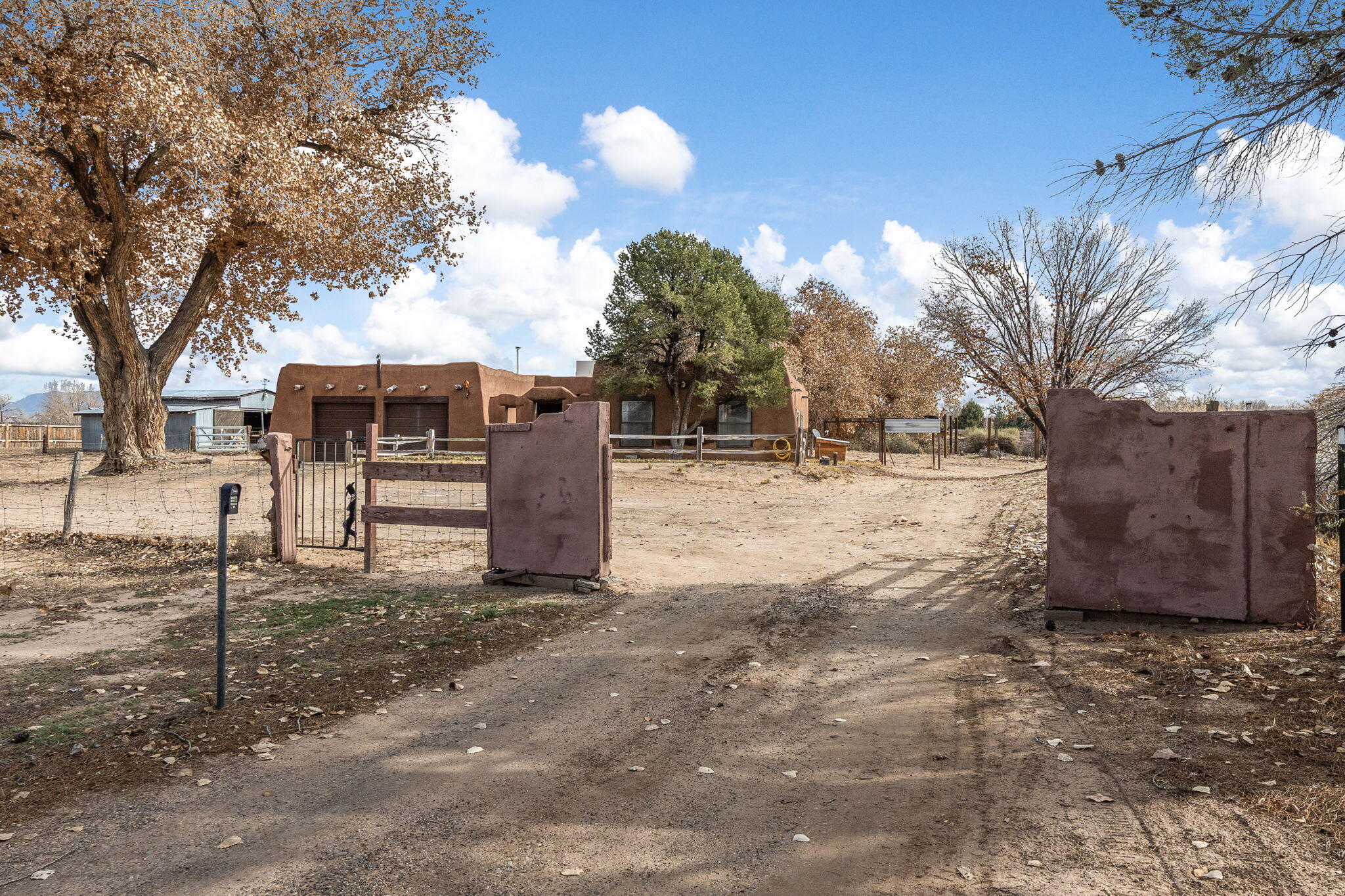 2621 Pajarito Meadows Road SW