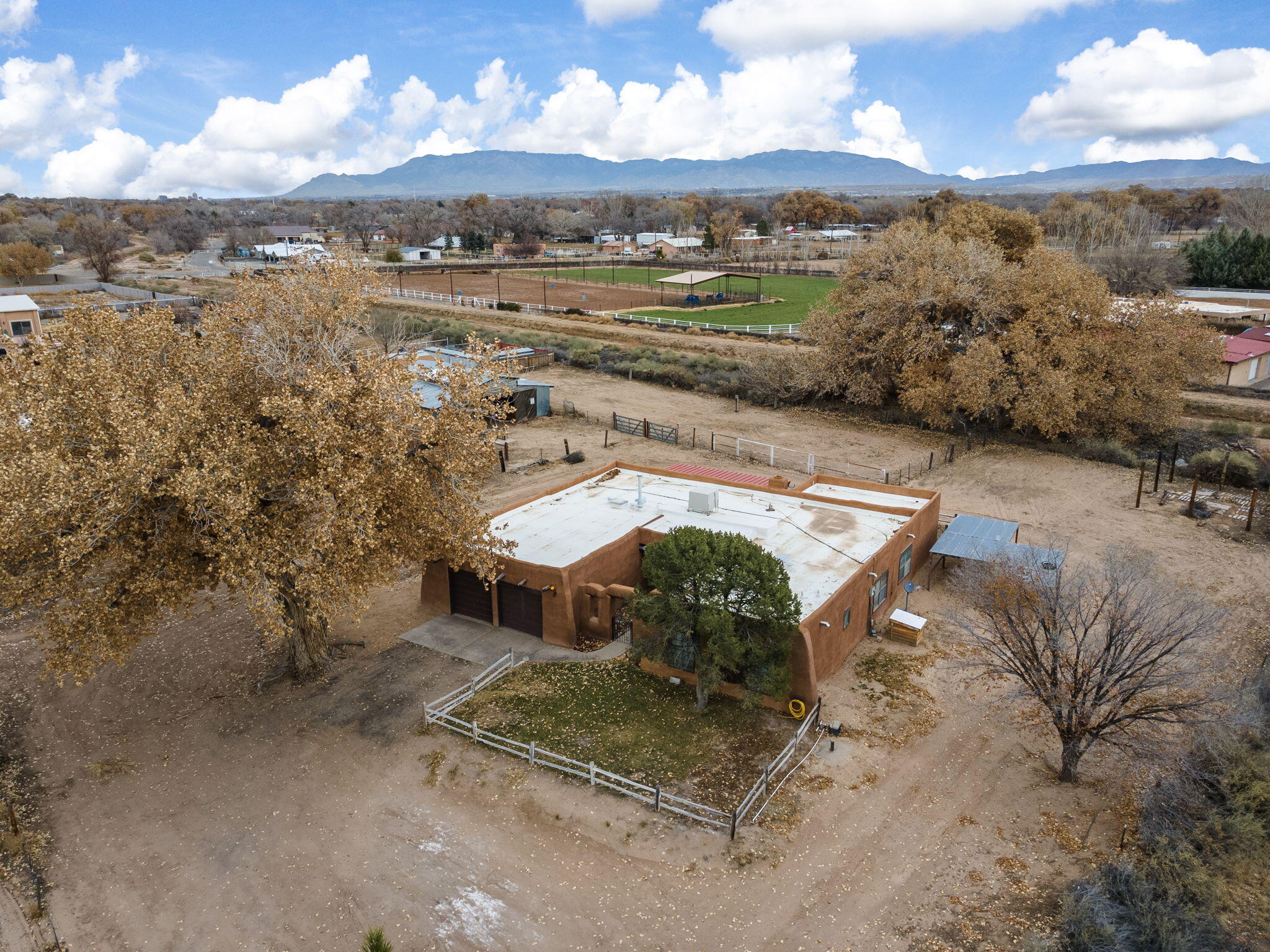 2621 Pajarito Meadows Road SW