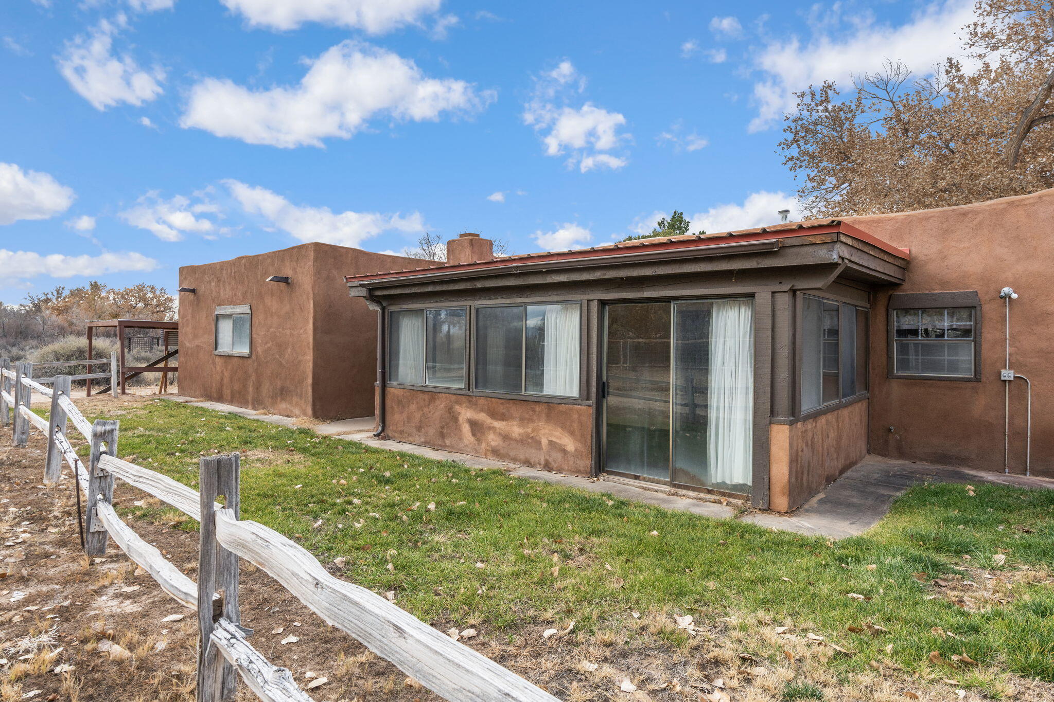 2621 Pajarito Meadows Road SW