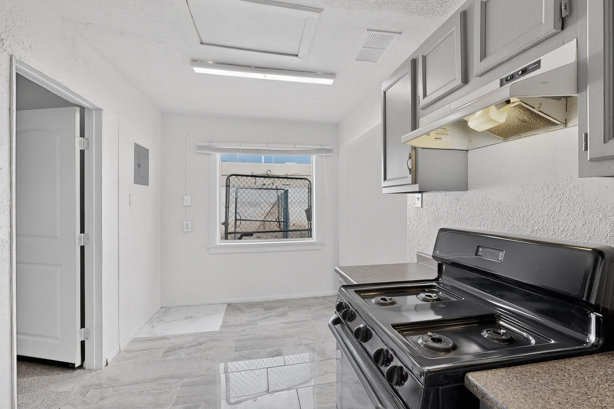 441 Loma Hermosa Drive NW