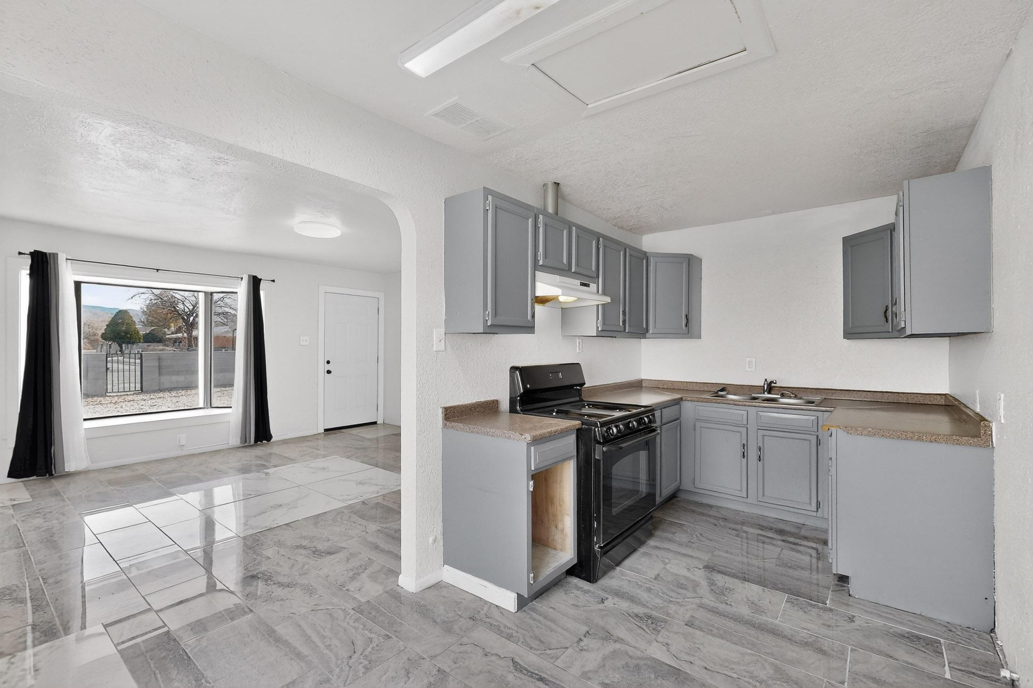 441 Loma Hermosa Drive NW