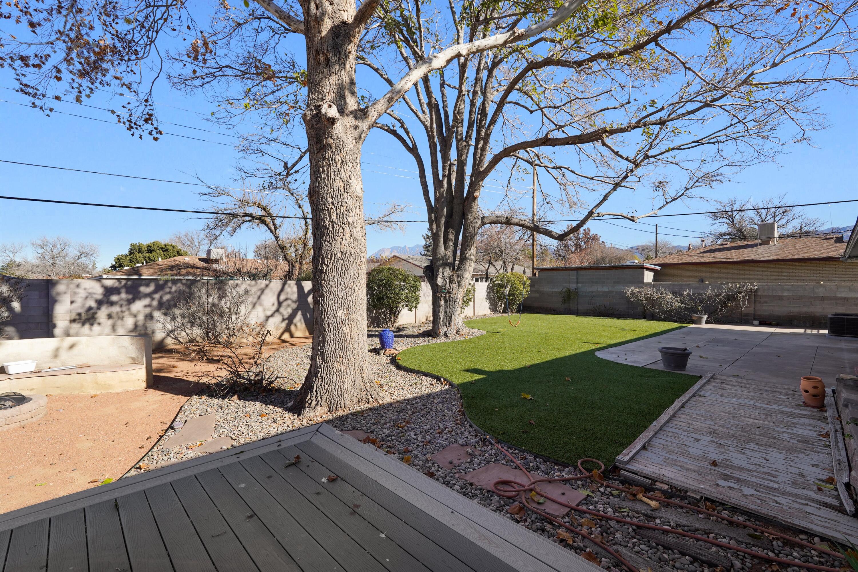 7513 Gladden Avenue NE