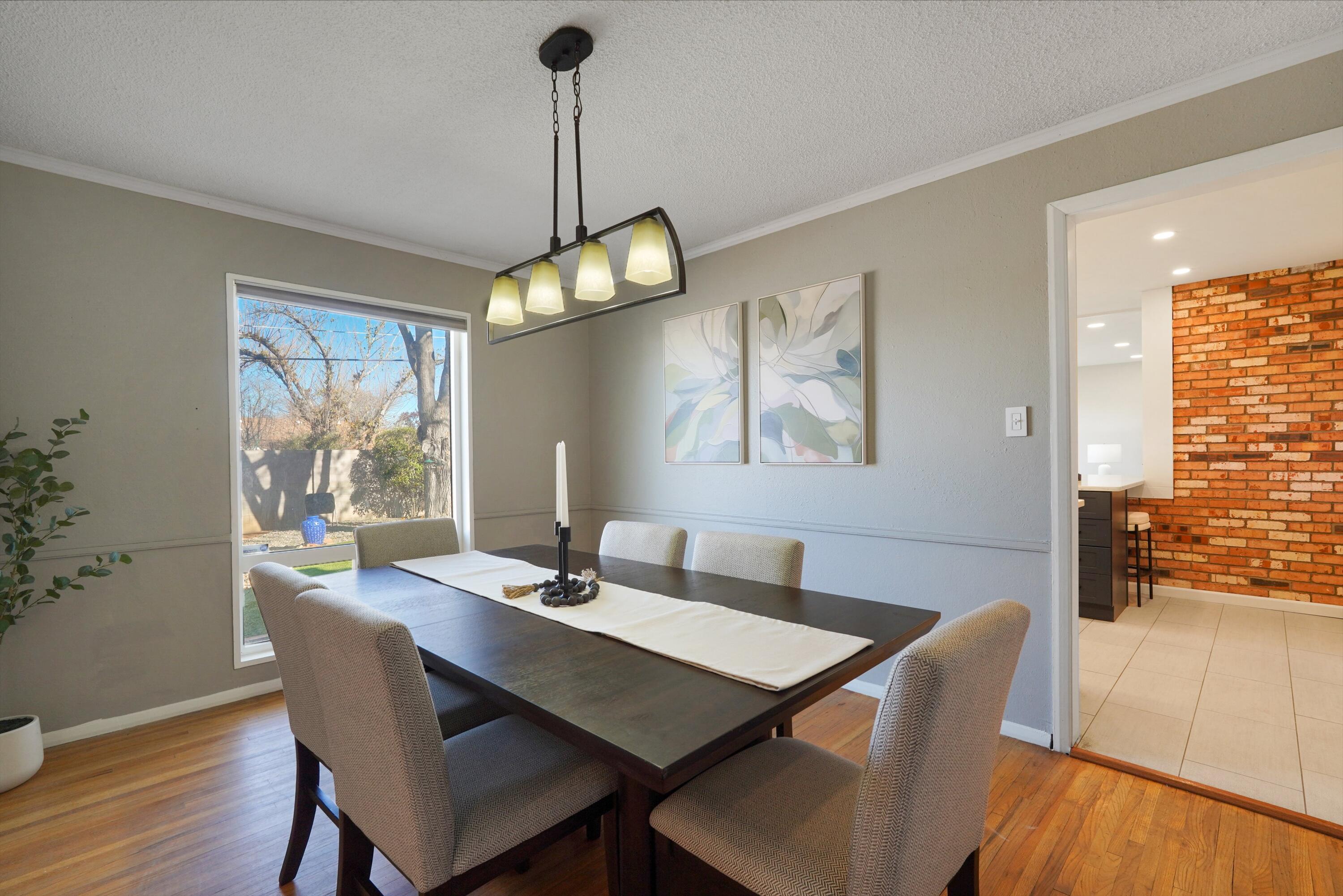 7513 Gladden Avenue NE