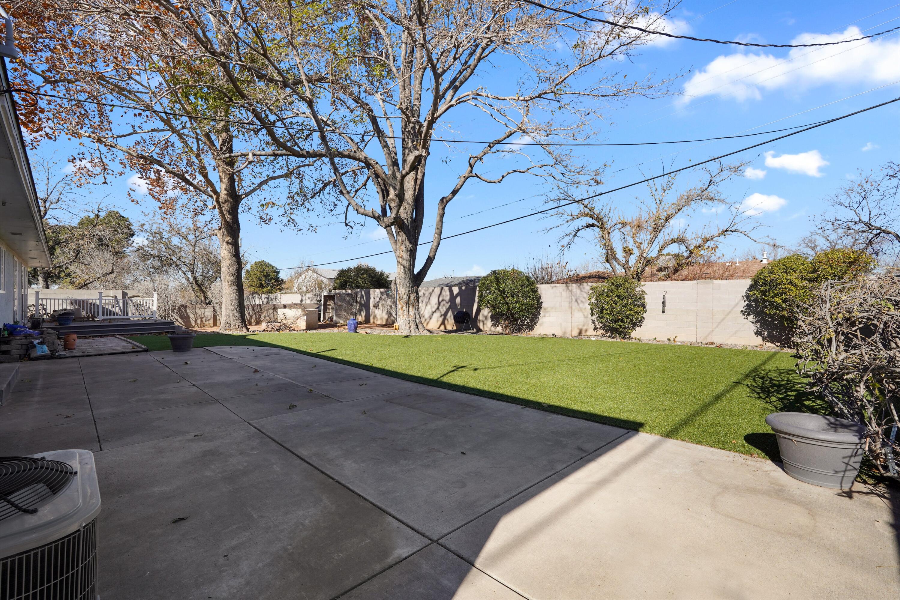 7513 Gladden Avenue NE