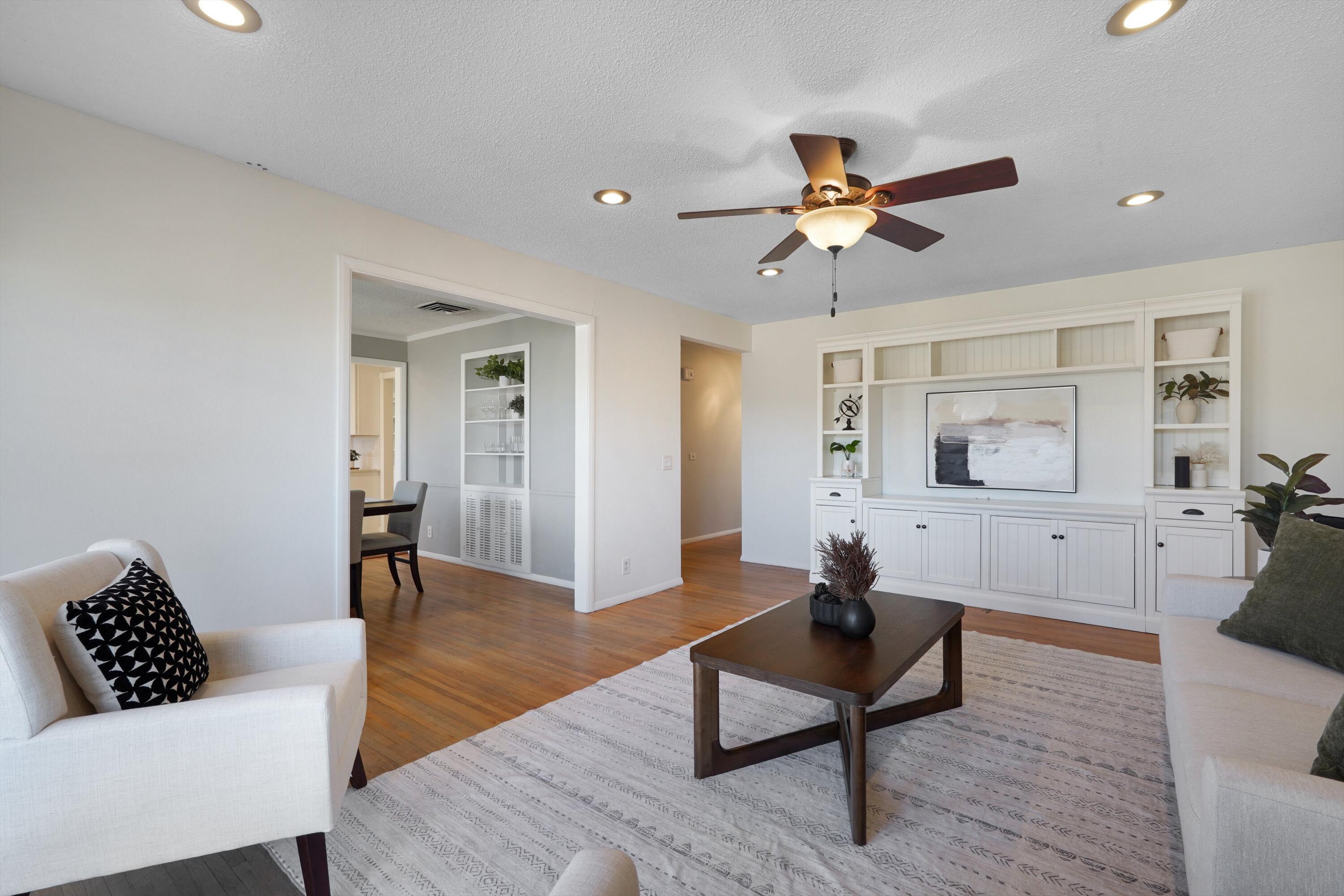 7513 Gladden Avenue NE