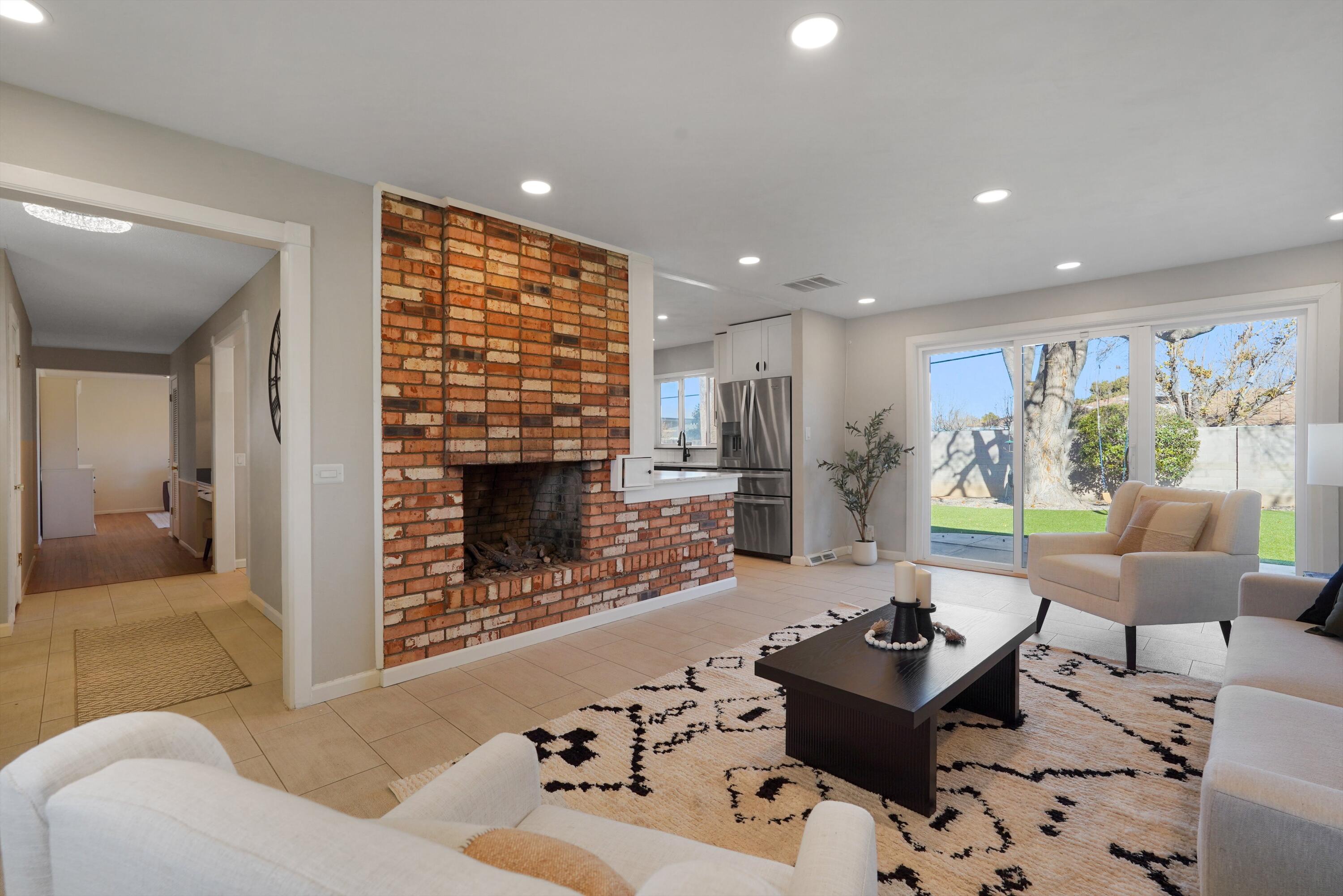 7513 Gladden Avenue NE