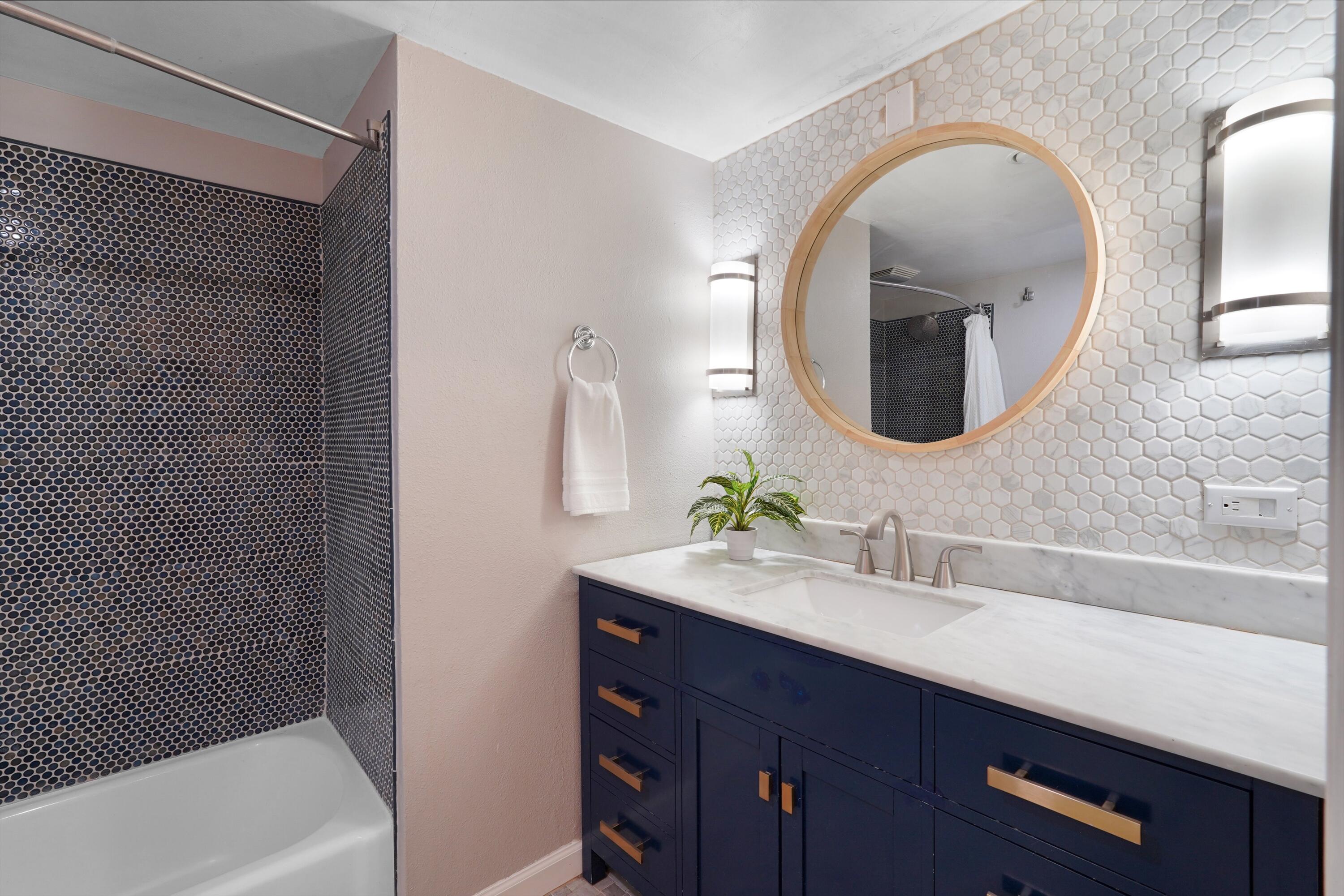 7513 Gladden Avenue NE