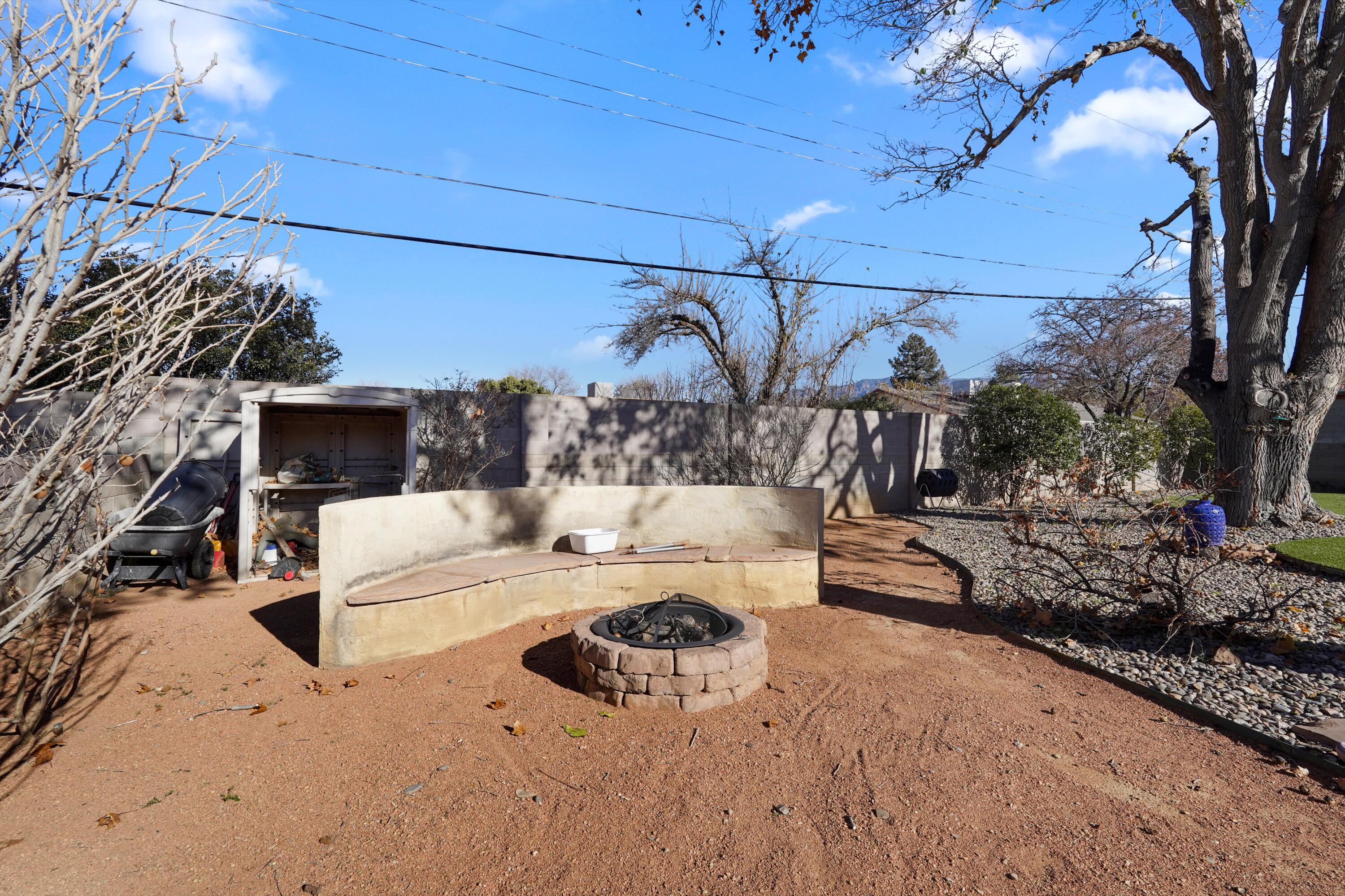 7513 Gladden Avenue NE