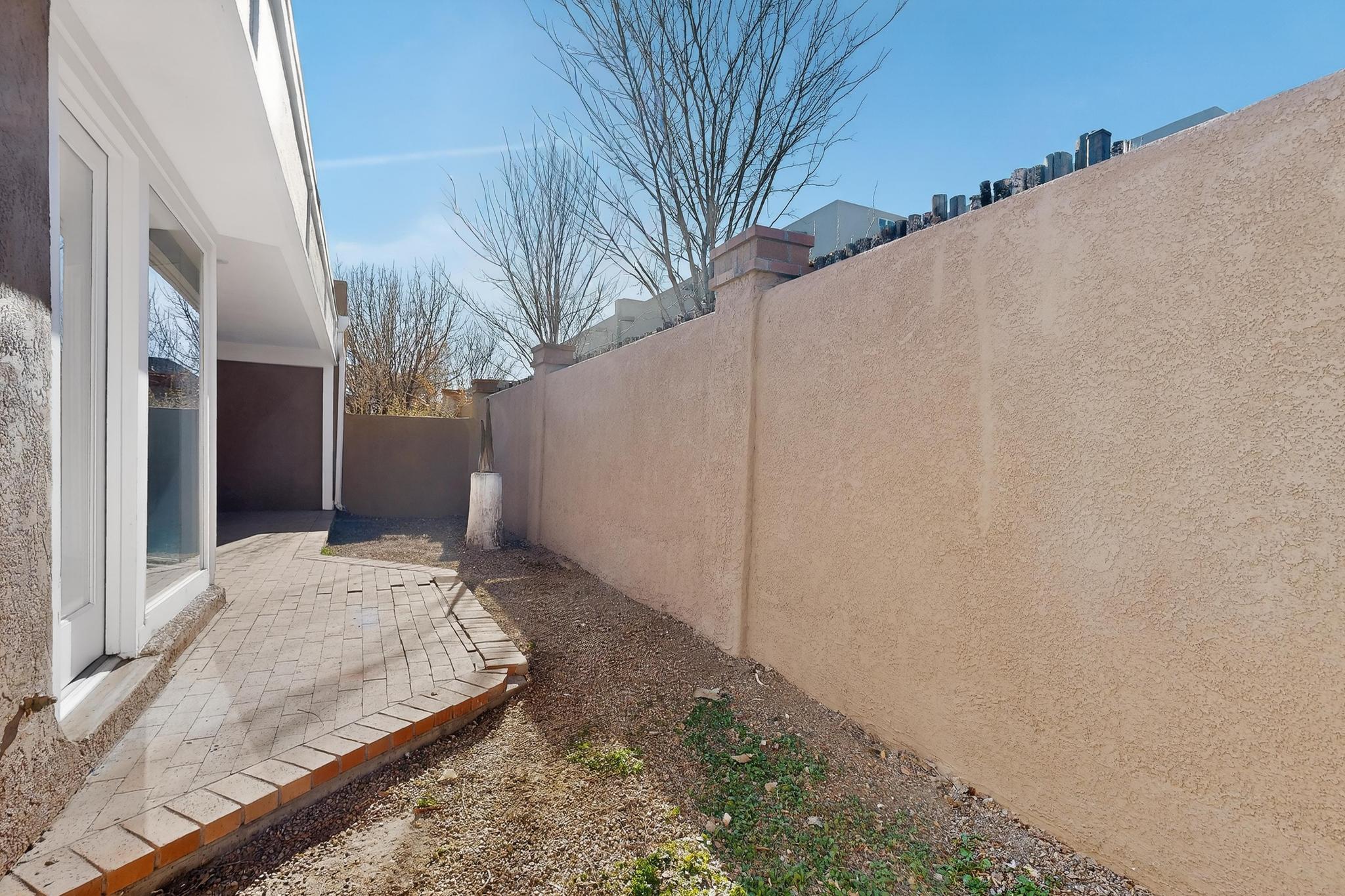 3019 Colonnade Court NW