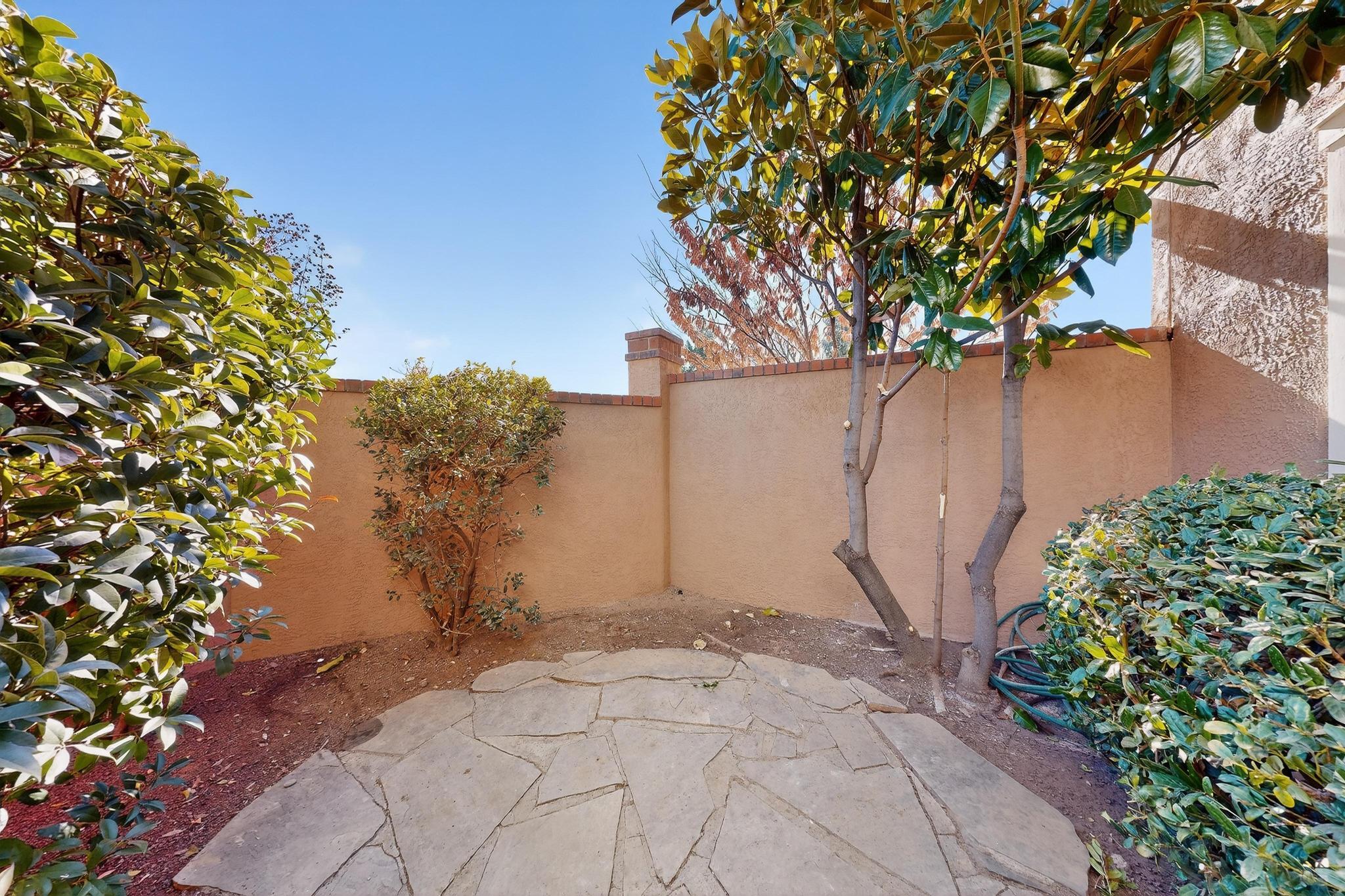 3019 Colonnade Court NW