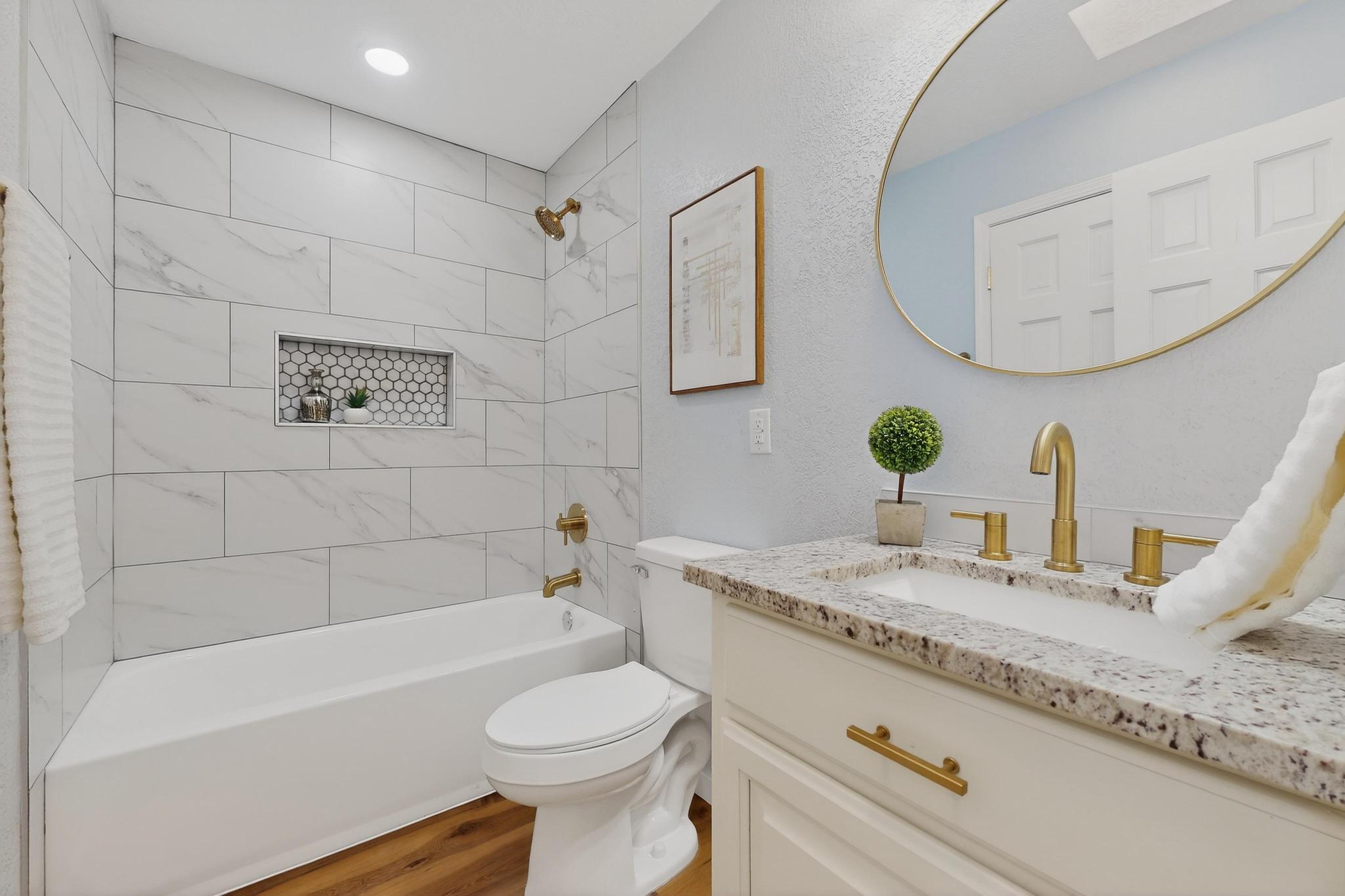 3019 Colonnade Court NW