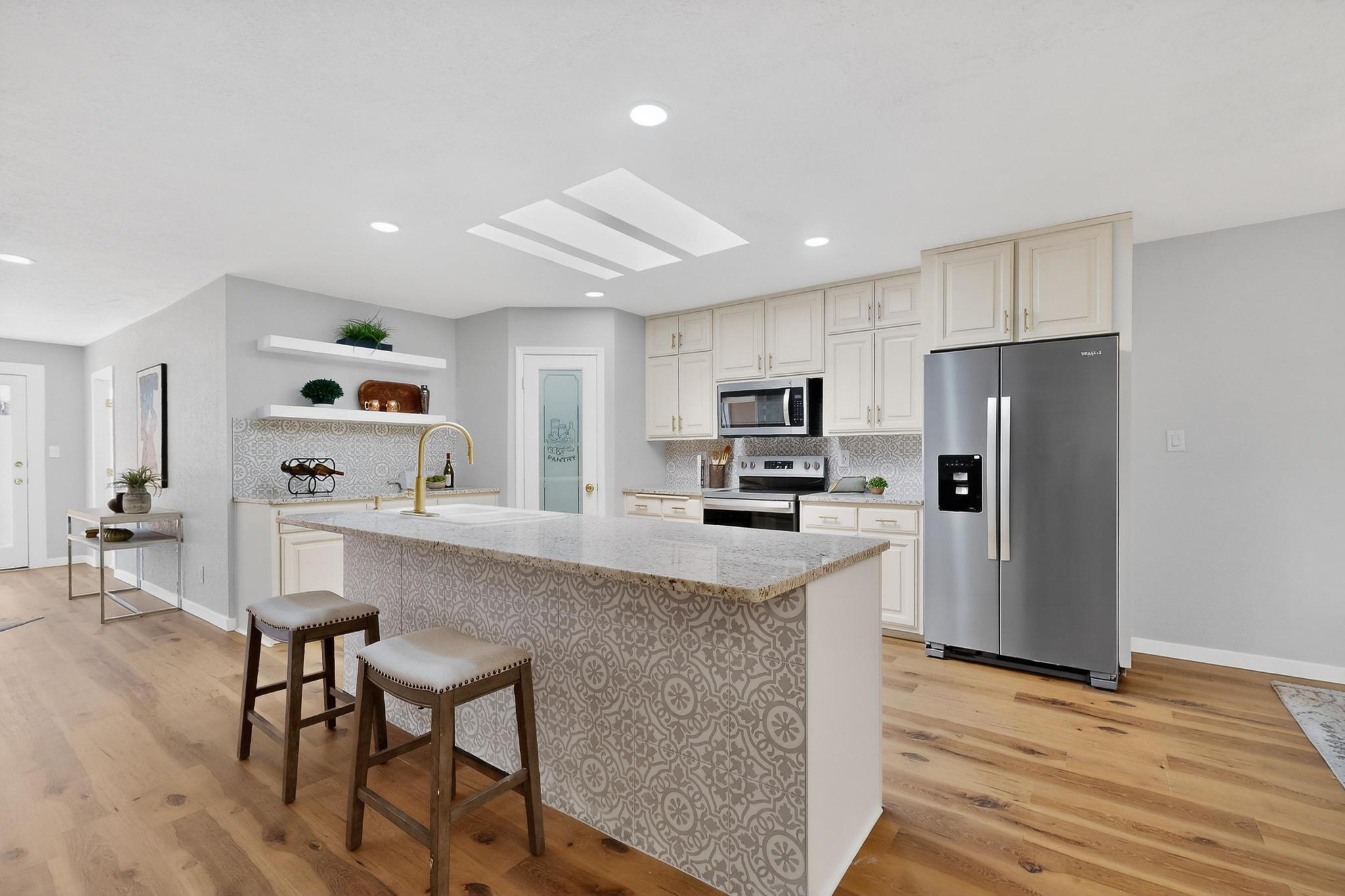 3019 Colonnade Court NW