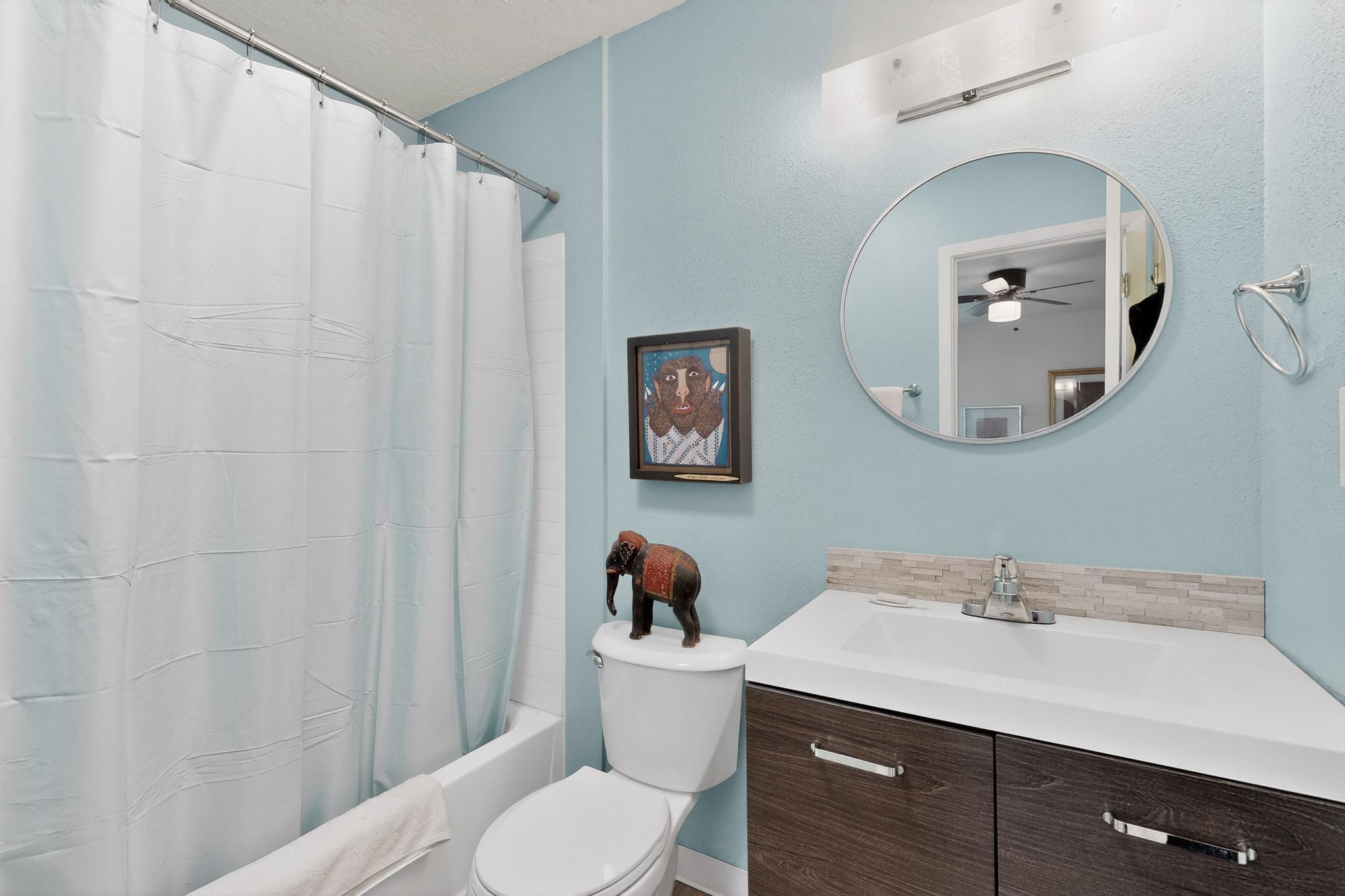 4601 Carlisle Boulevard NE H2