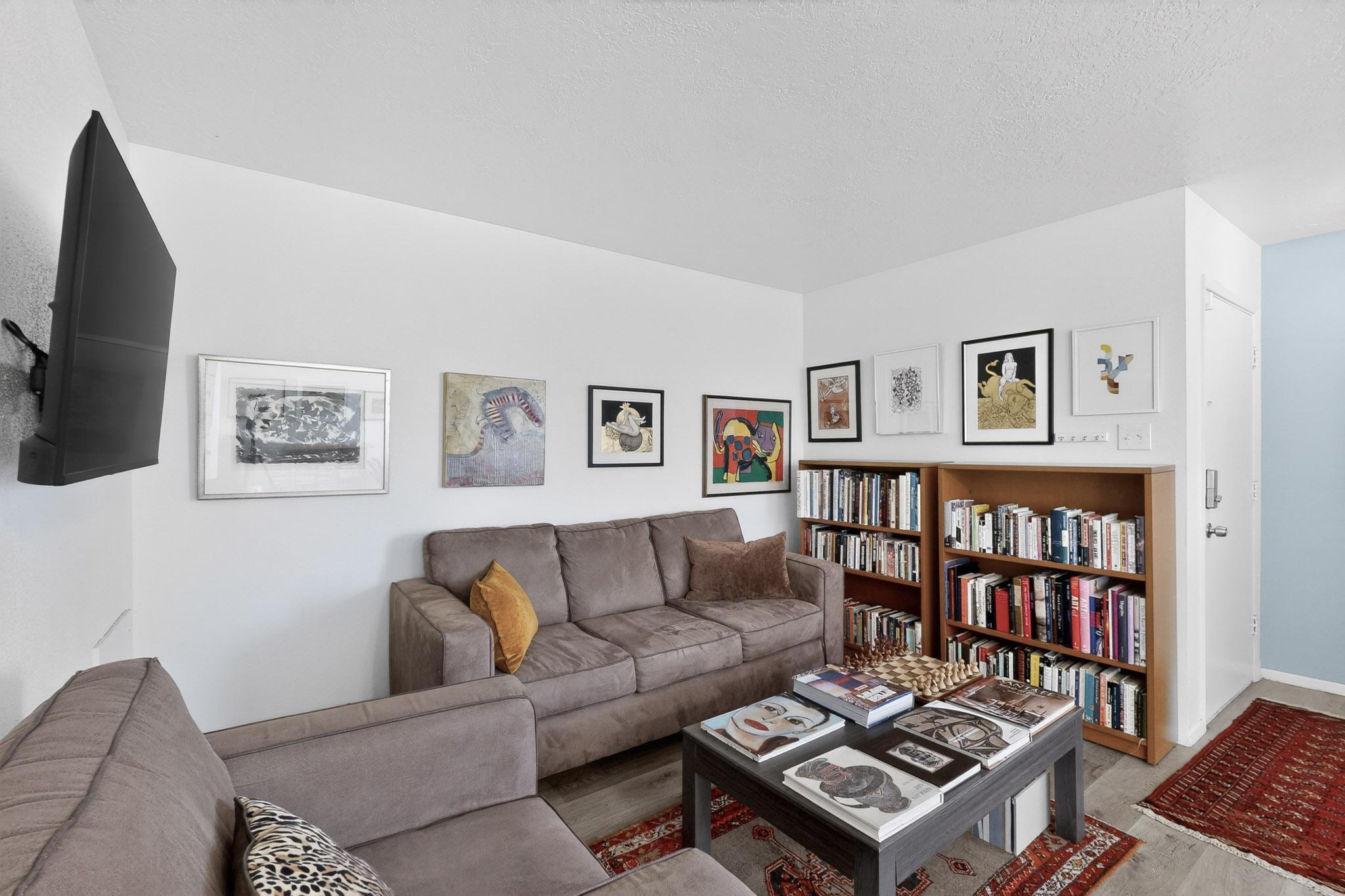 4601 Carlisle Boulevard NE H2