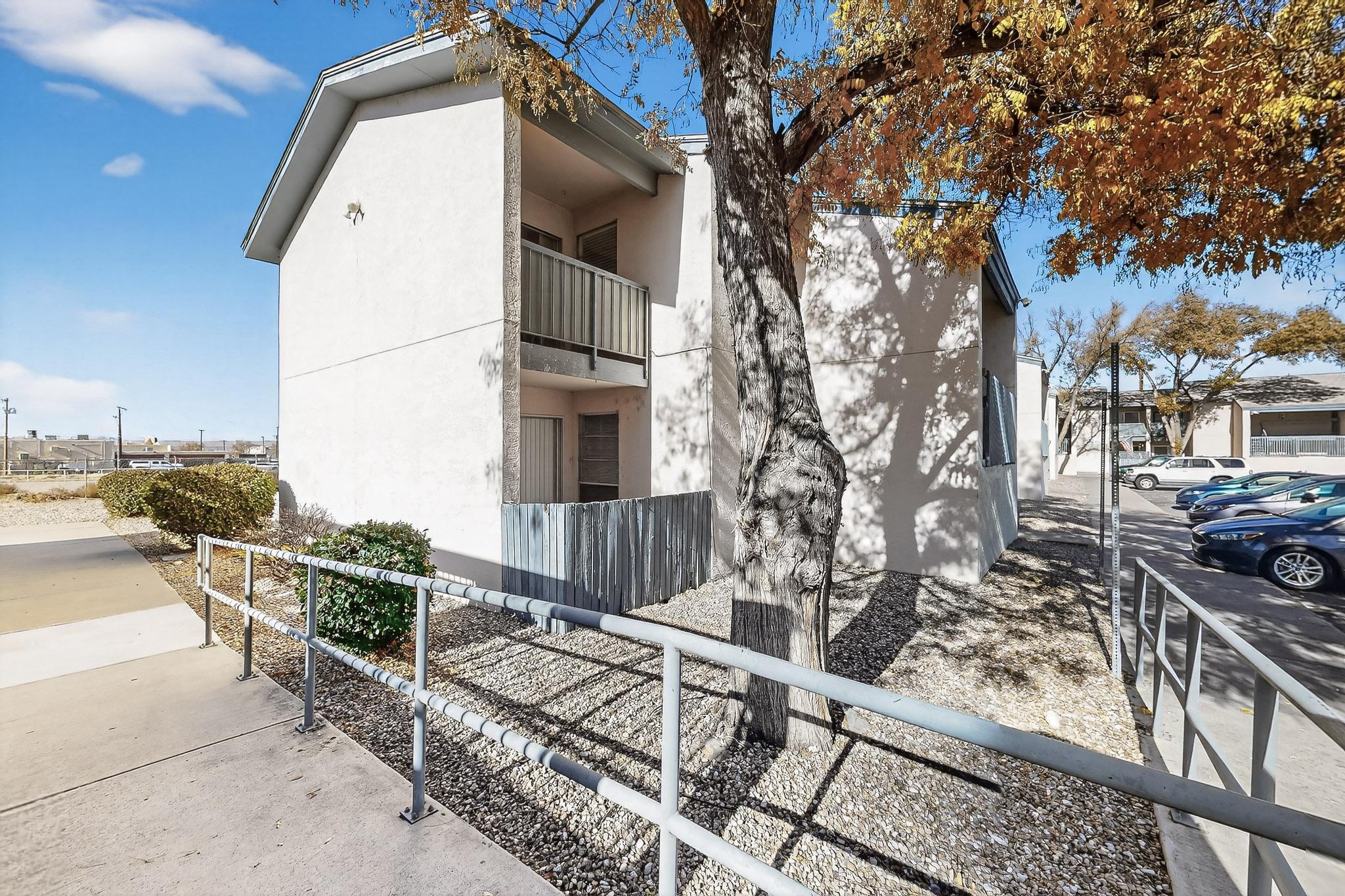 4601 Carlisle Boulevard NE H2