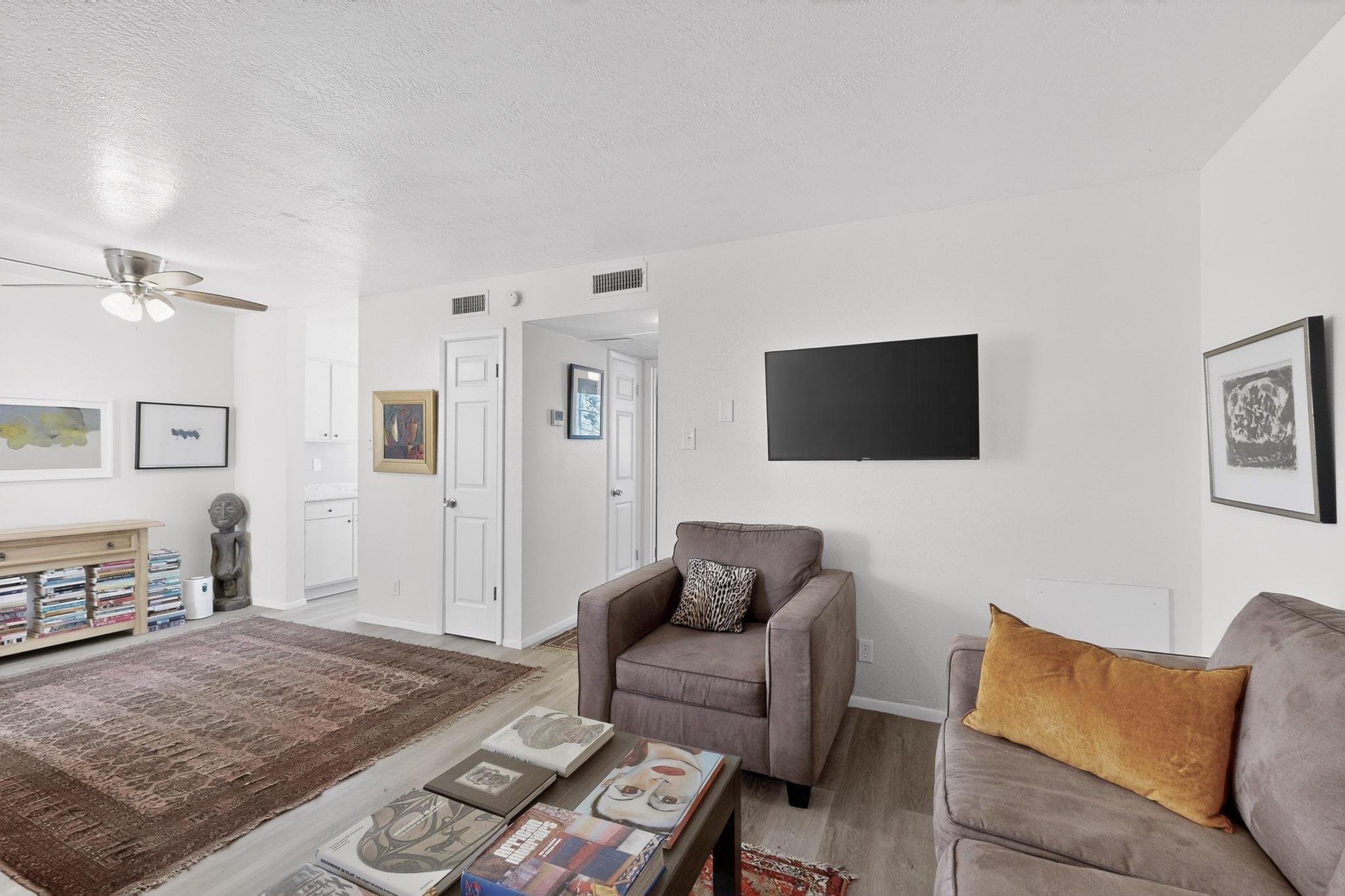 4601 Carlisle Boulevard NE H2