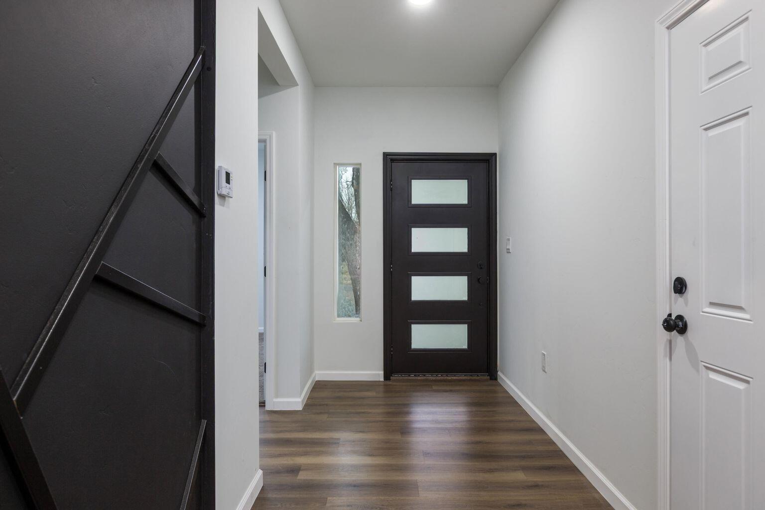 380 Deluvina Place SW