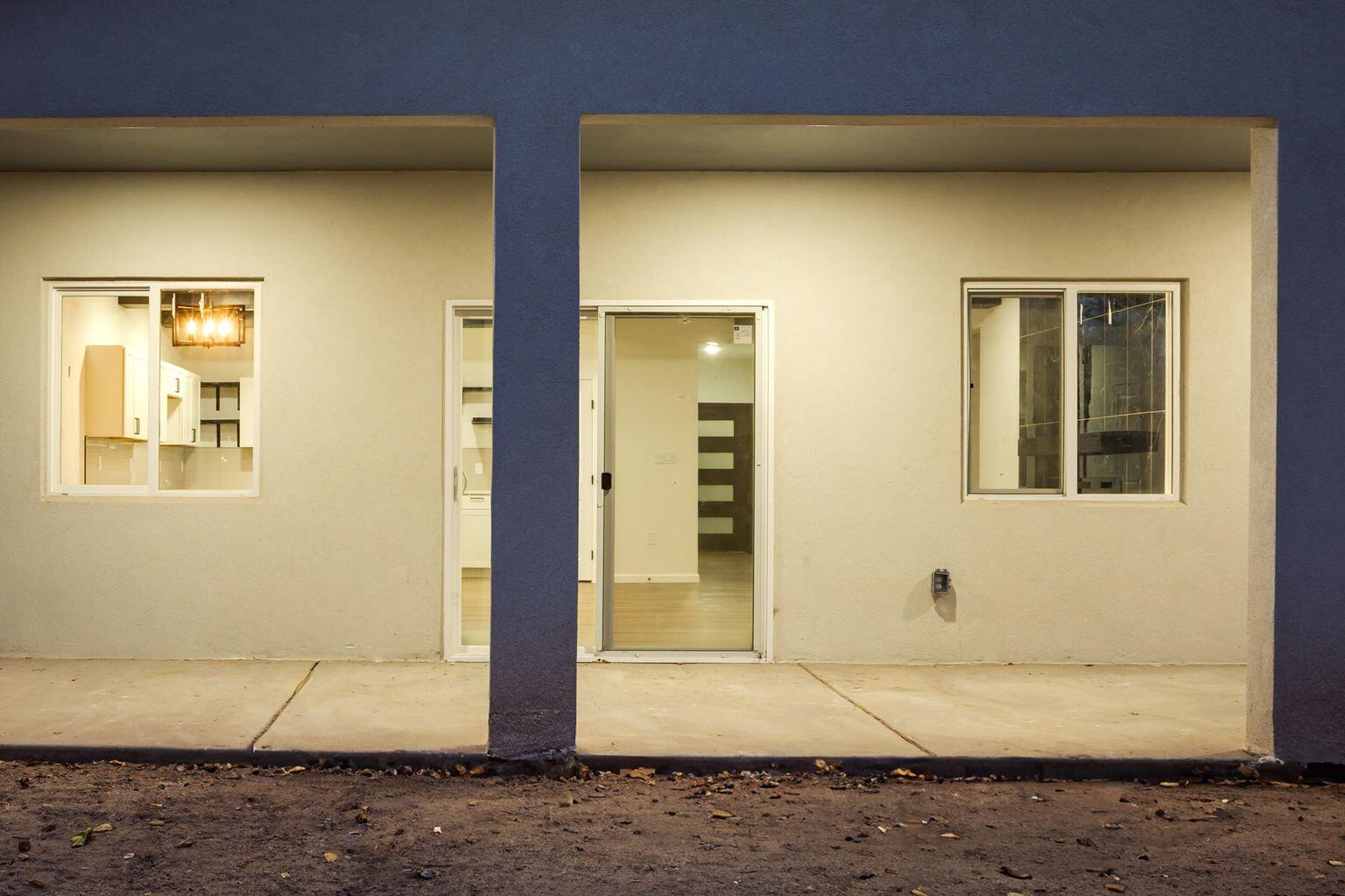 380 Deluvina Place SW