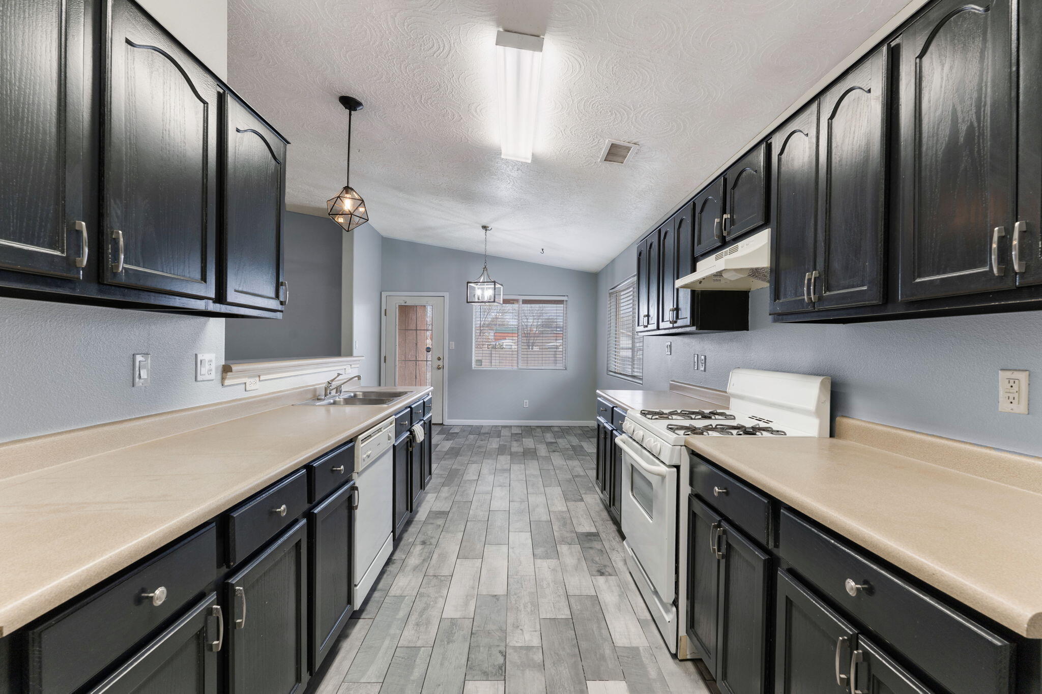 6847 Calle Cielo Avenue SW