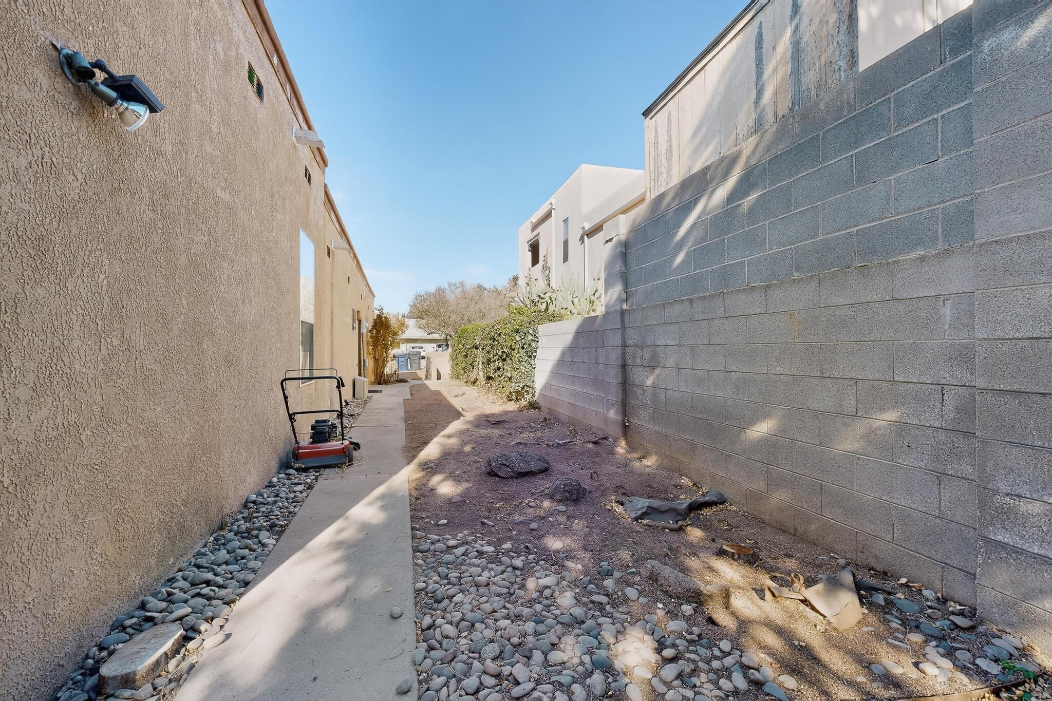 13012 Calle De Sandias NE