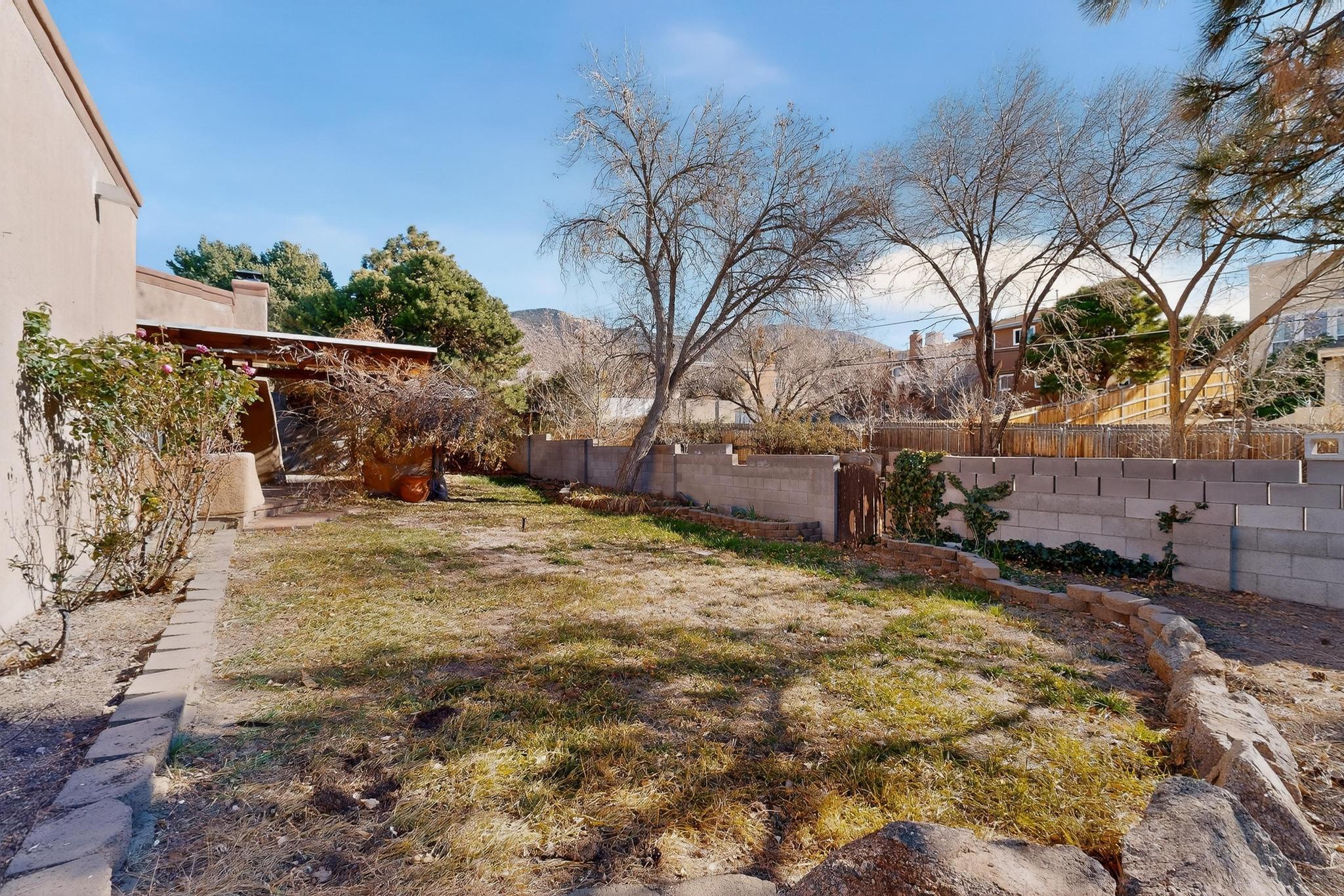 13012 Calle De Sandias NE