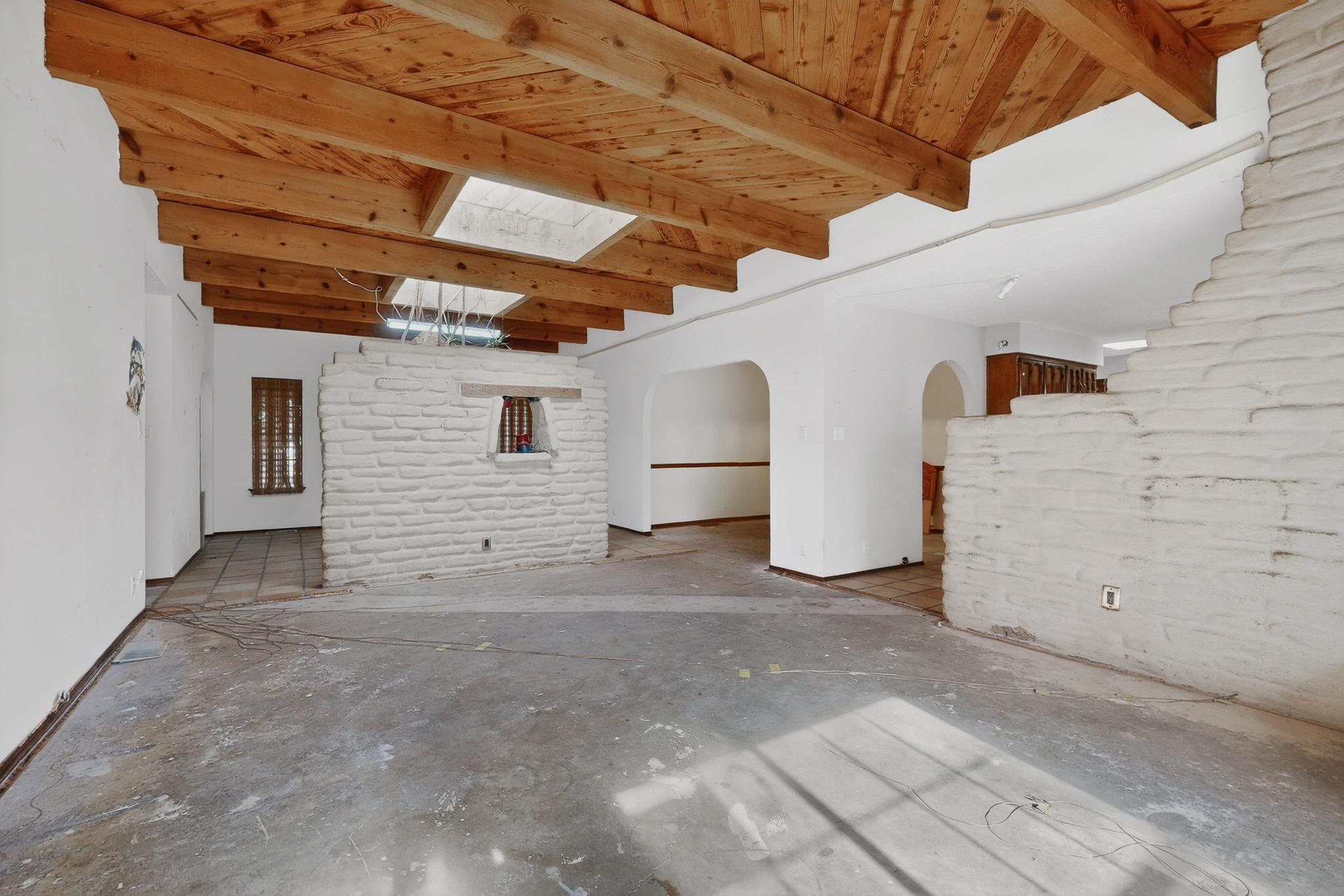 13012 Calle De Sandias NE