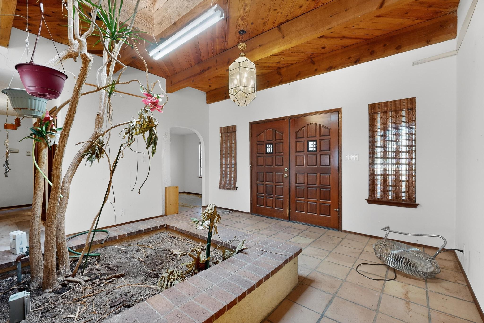 13012 Calle De Sandias NE