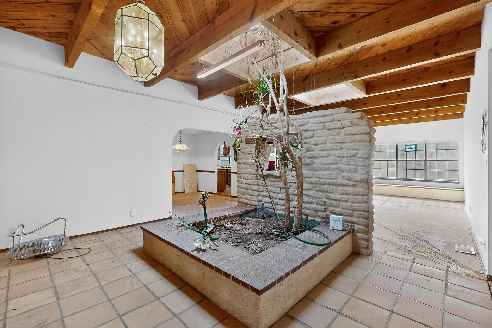 13012 Calle De Sandias NE