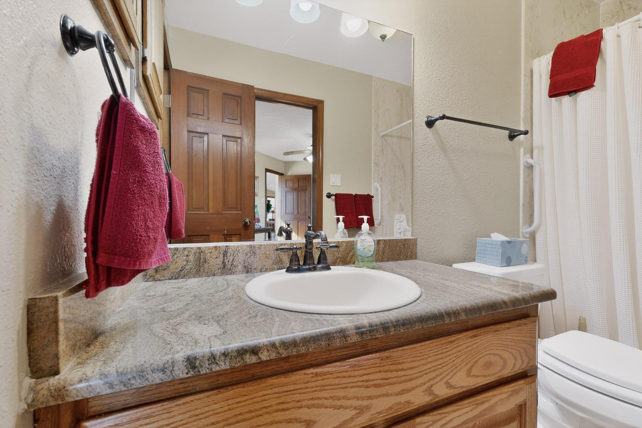 1323 Crestview Drive SW