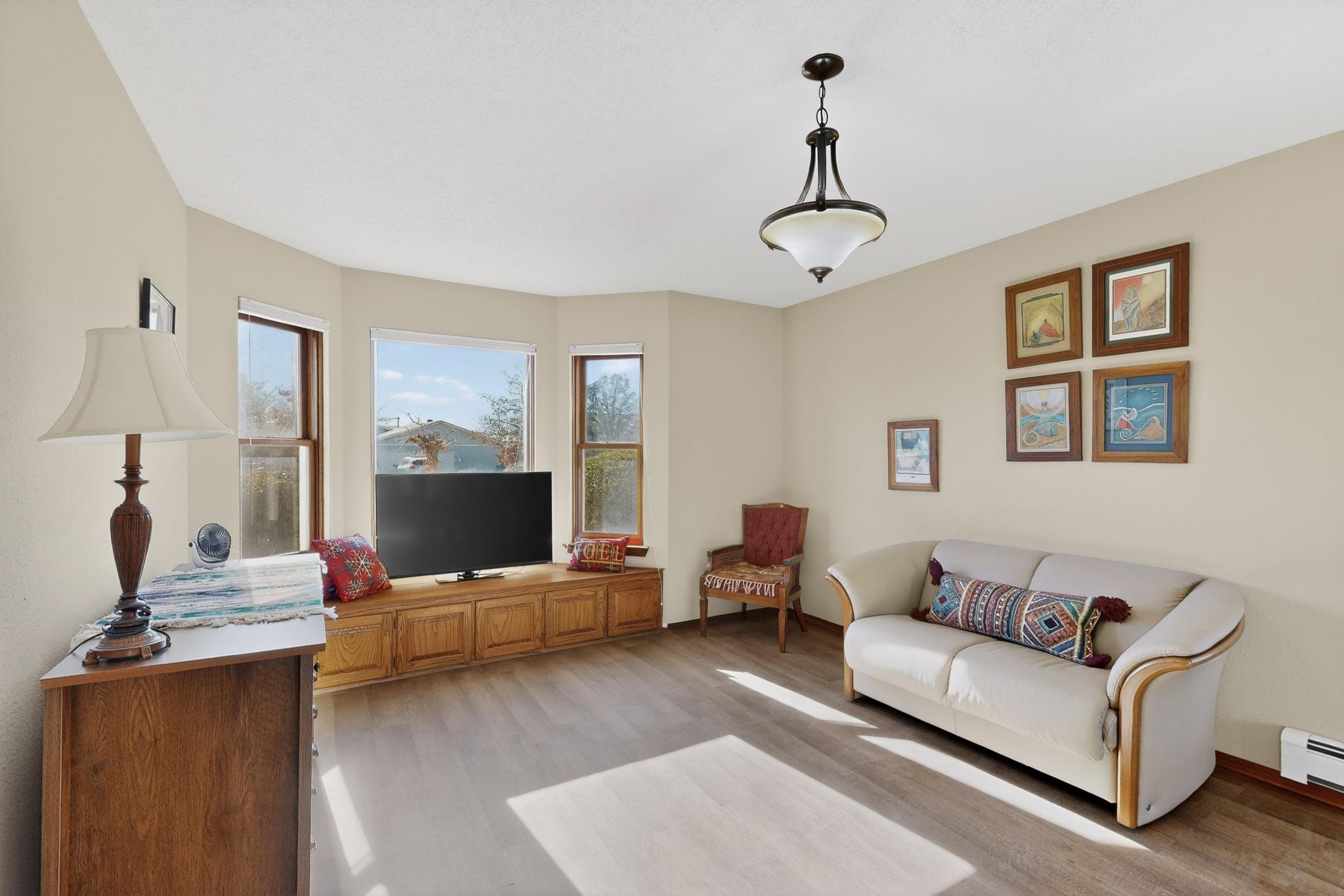 1323 Crestview Drive SW