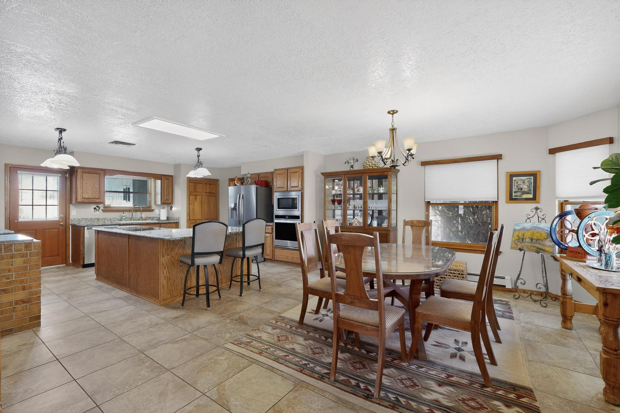 1323 Crestview Drive SW