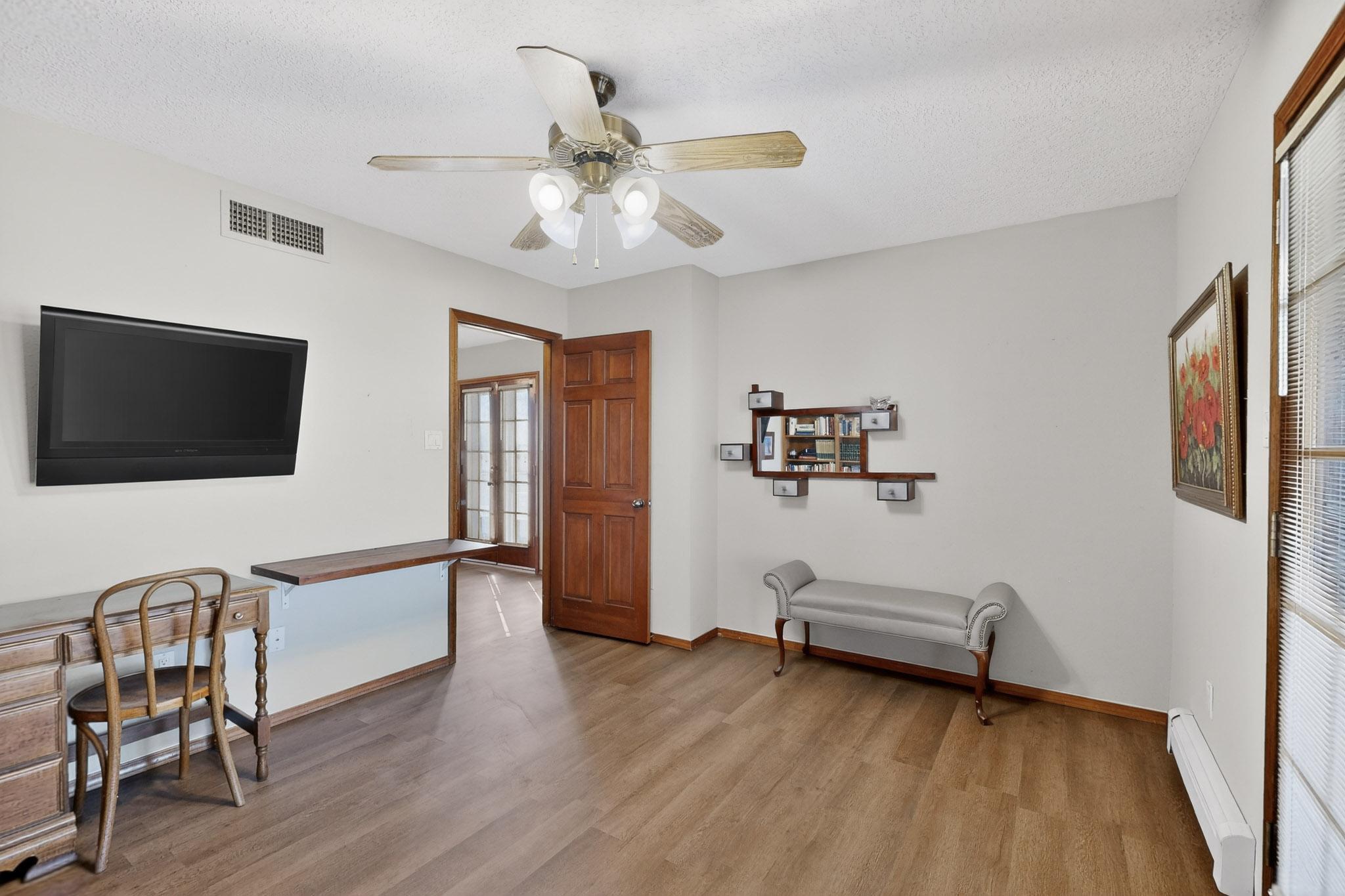 1323 Crestview Drive SW